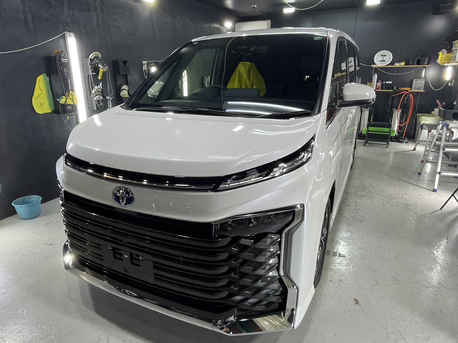 トヨタ 新型VOXY 施工写真 (6)