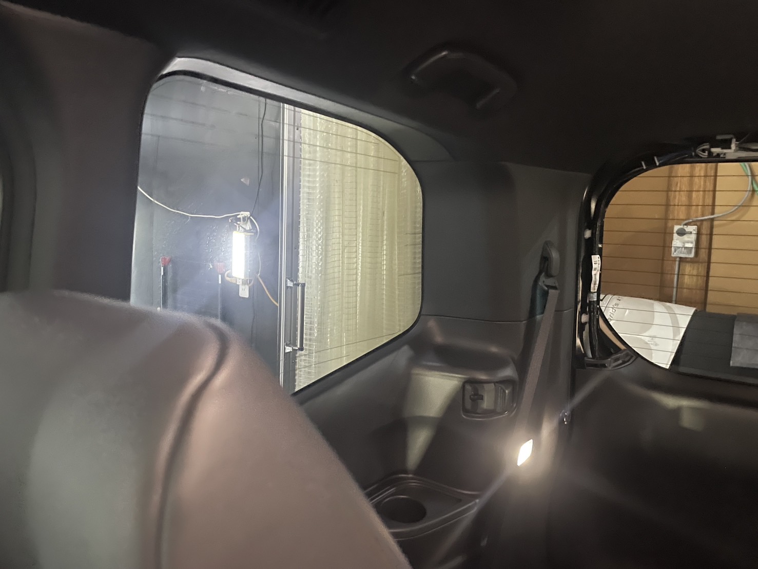 トヨタ 新型VOXY 施工写真 (10)
