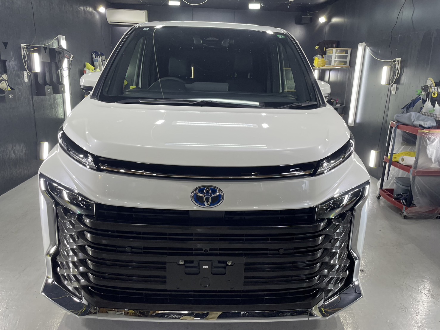 トヨタ 新型VOXY 施工写真 (1)