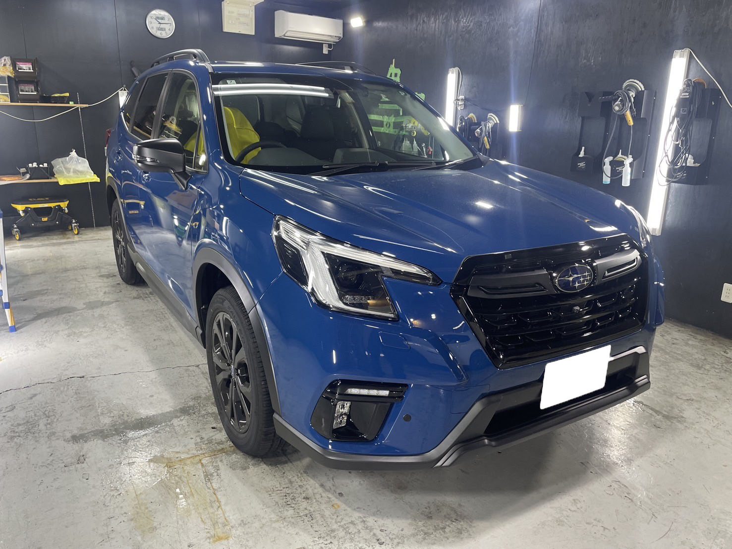 スバル 新型フォレスター 施工写真 (1)