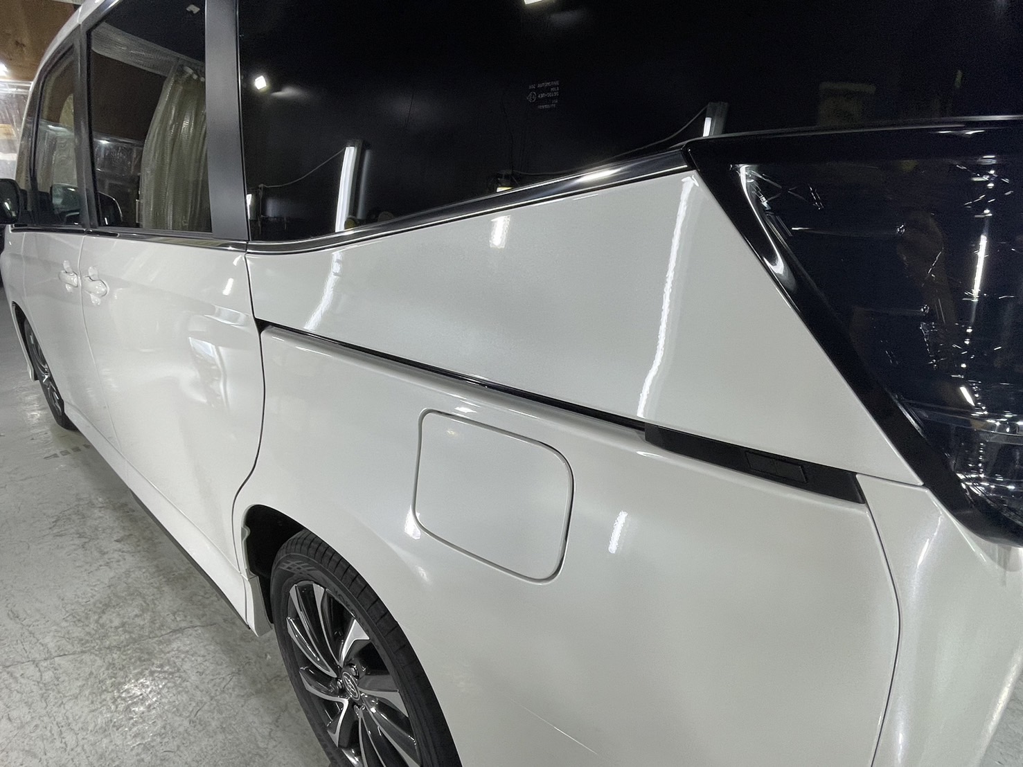 トヨタ 新型VOXY 施工写真 (3)