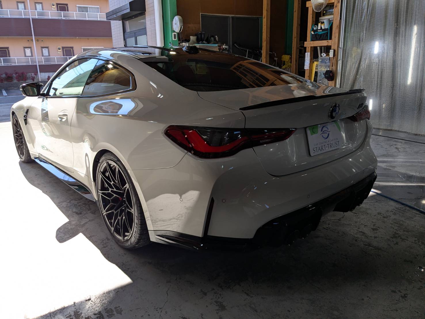 BMW M4 施工写真 (7)