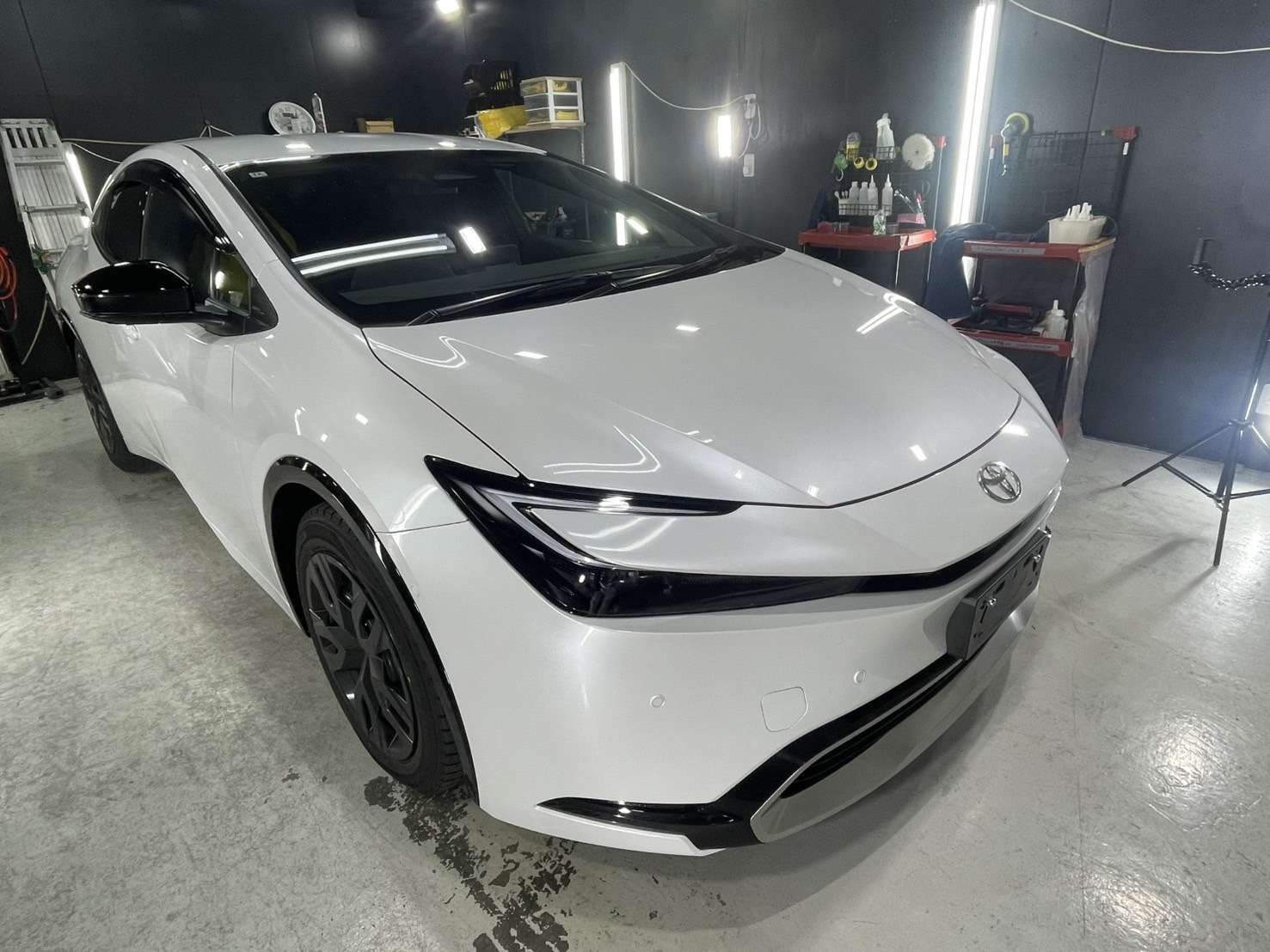 トヨタ 新型プリウス 施工写真 (2)