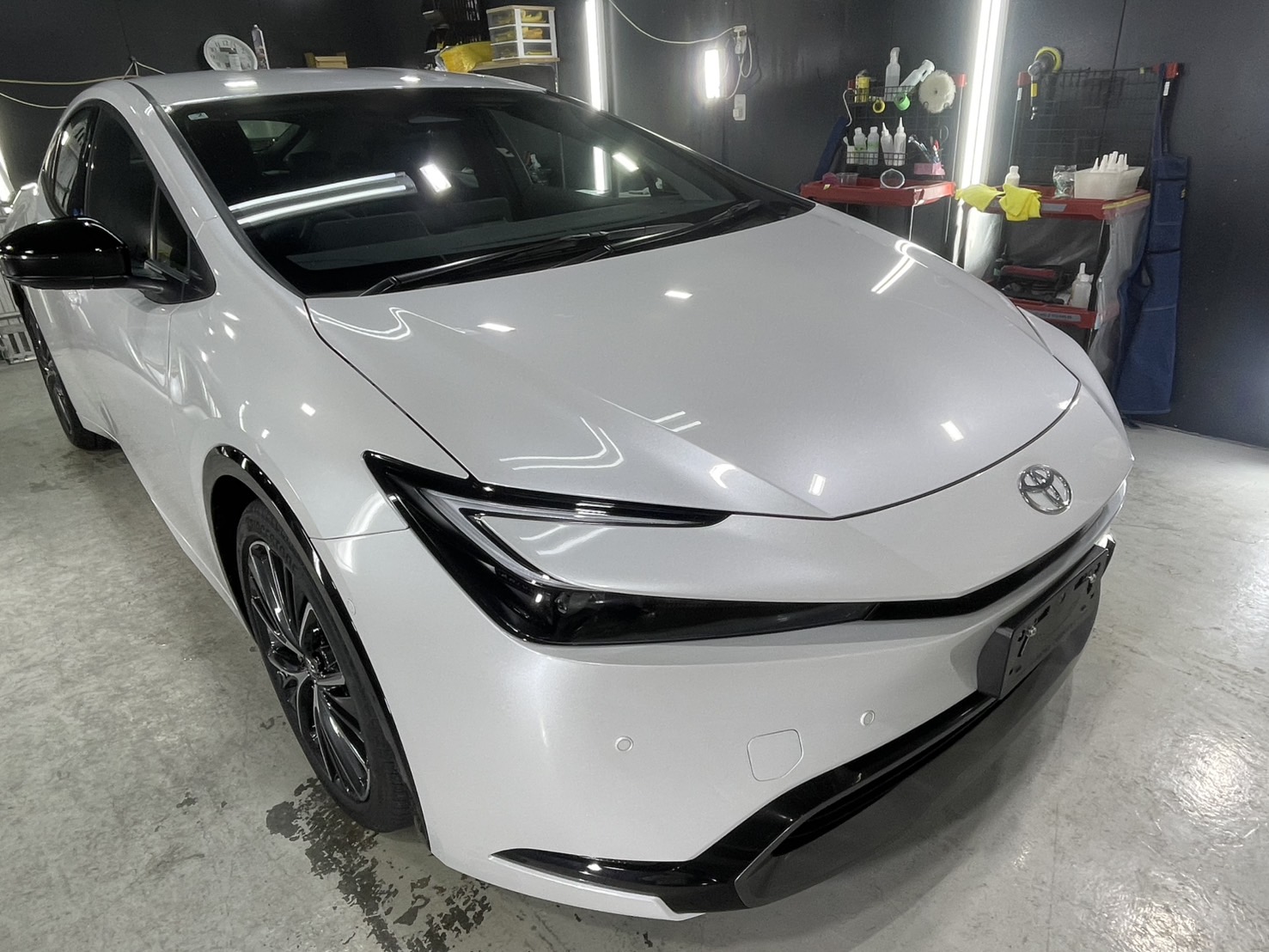 トヨタ 新型プリウス 施工写真 (2)