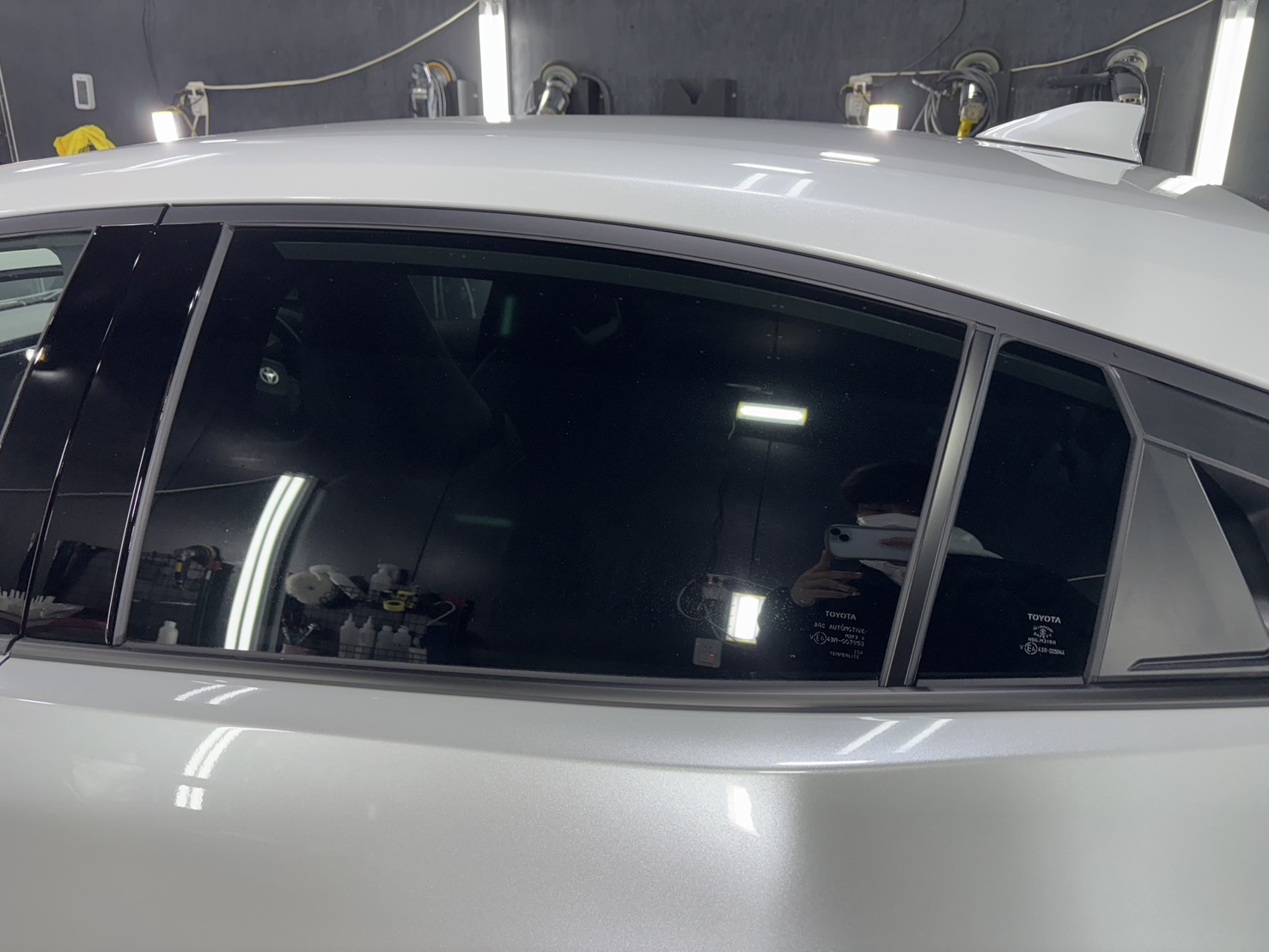 トヨタ 新型プリウス 施工写真 (27)