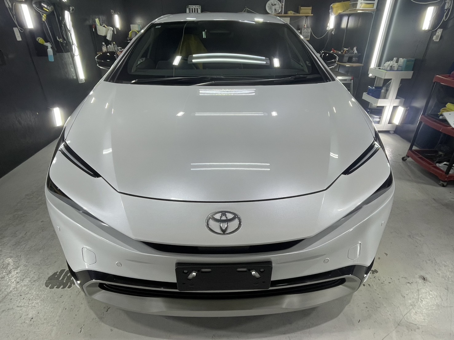 トヨタ 新型プリウス 施工写真 (3)