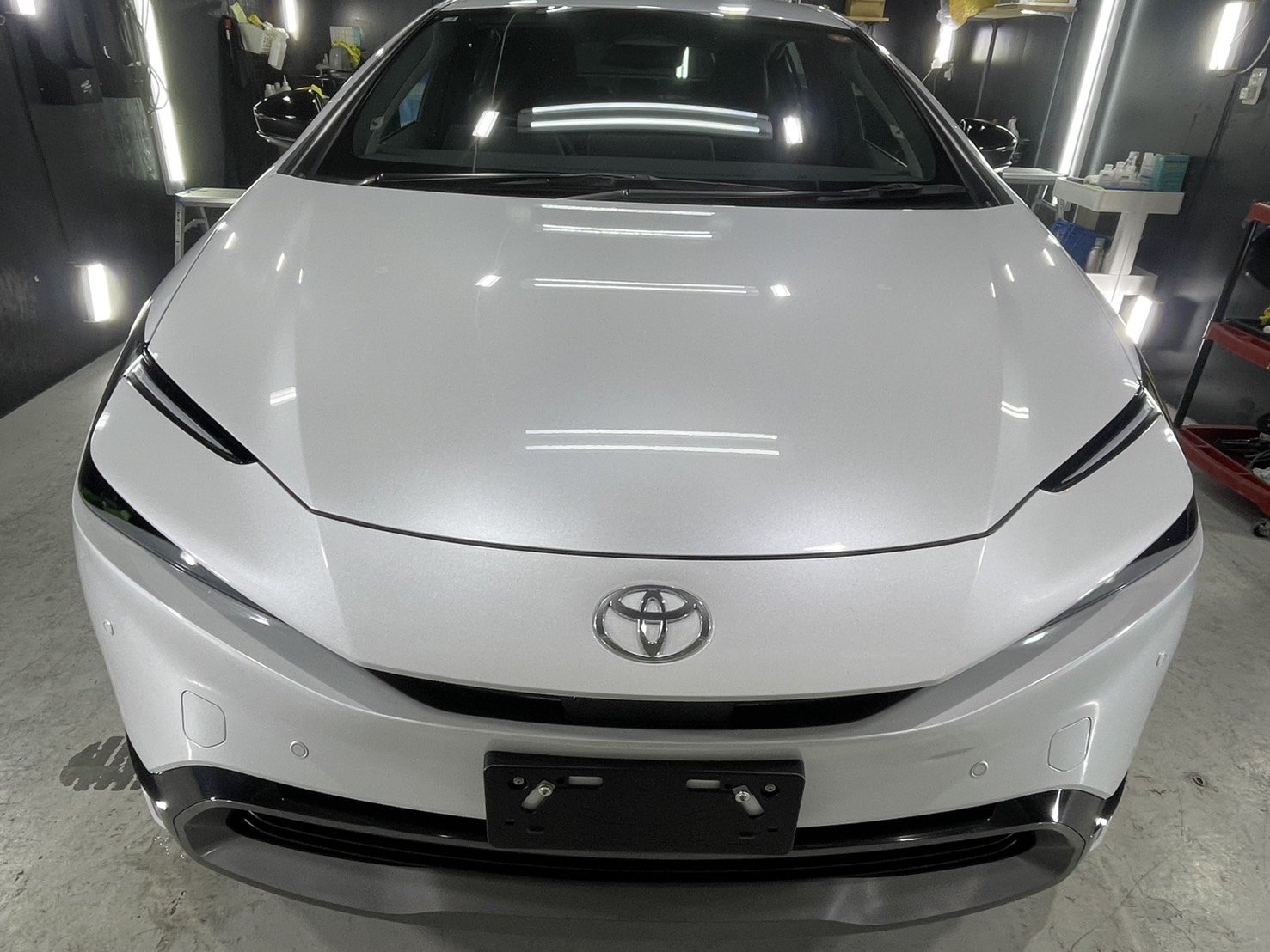 トヨタ 新型プリウス 施工写真 (3)