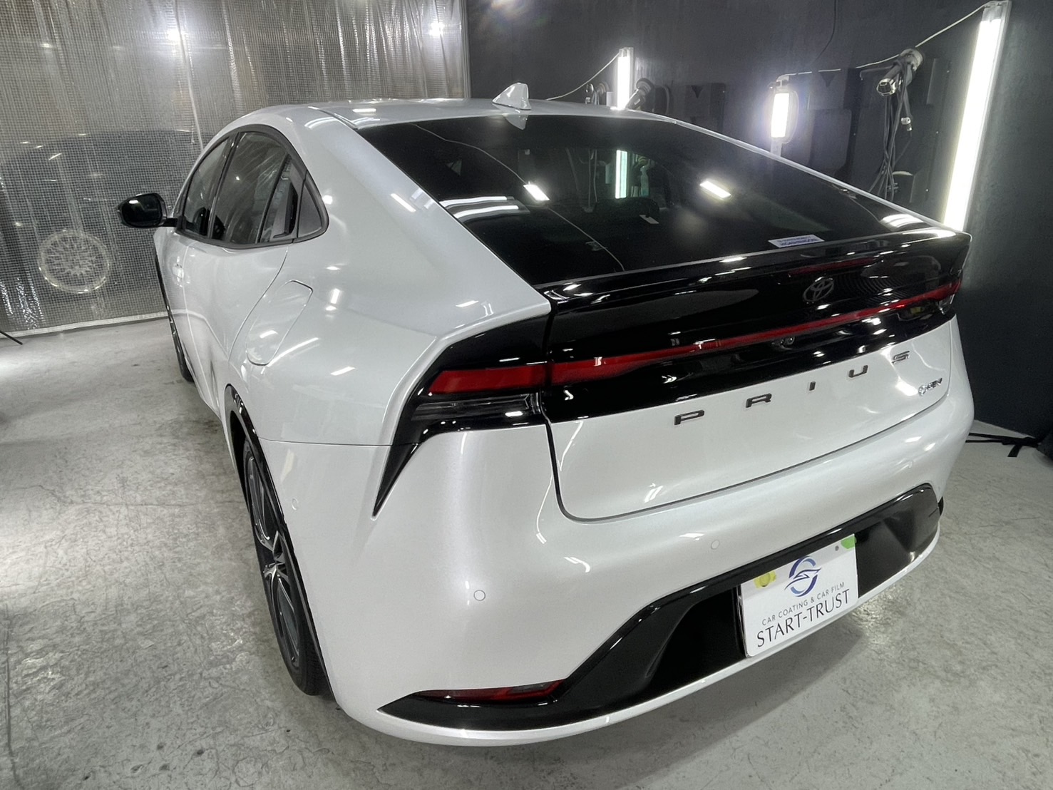 トヨタ 新型プリウス 施工写真 (23)