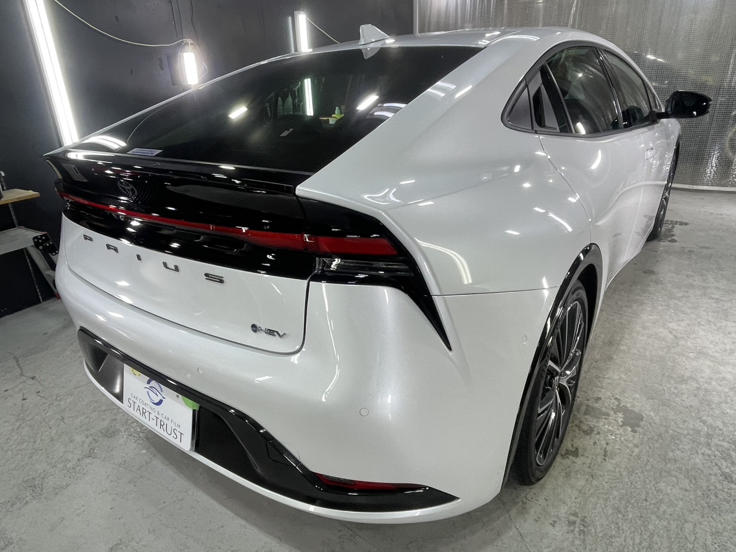 トヨタ 新型プリウス 施工写真 (25)