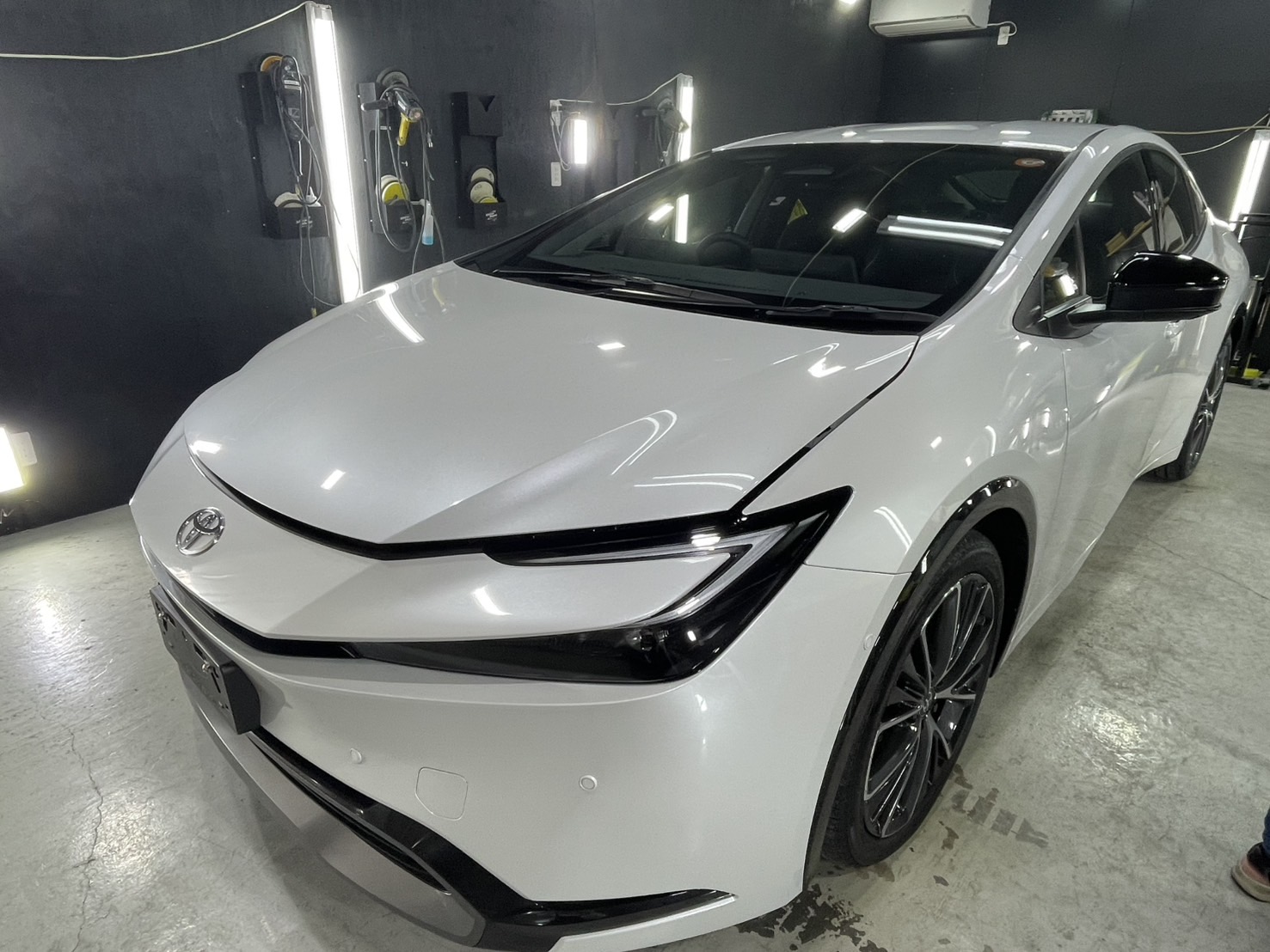 トヨタ 新型プリウス 施工写真 (7)