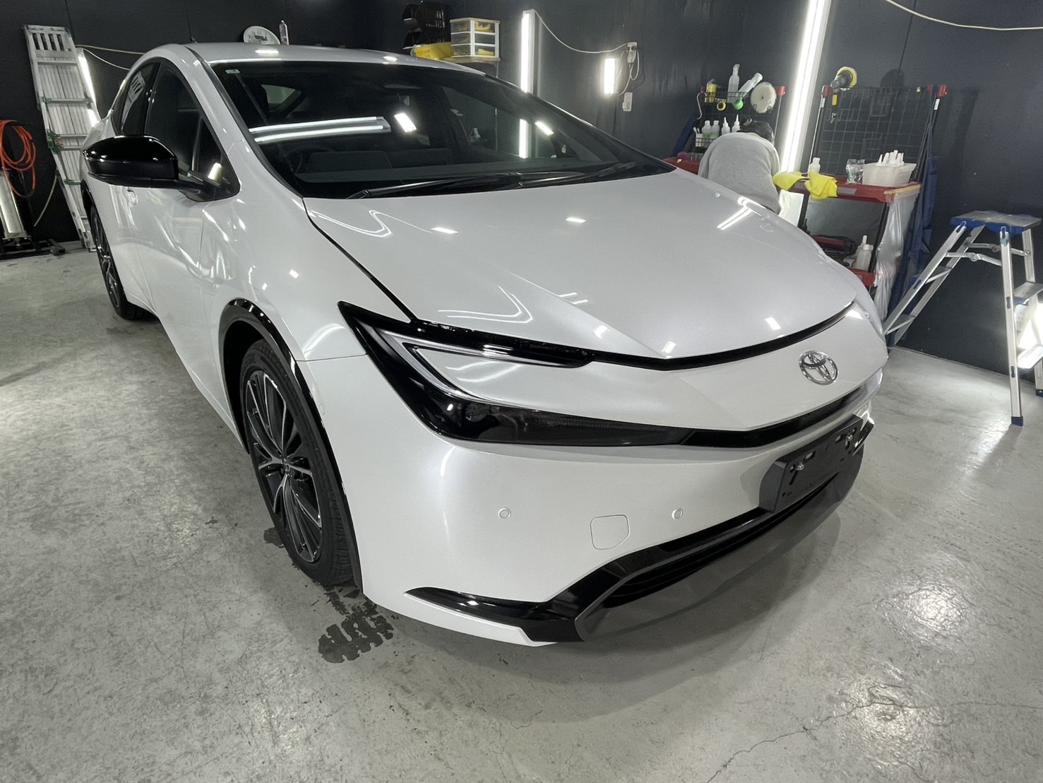 トヨタ 新型プリウス 施工写真 (5)