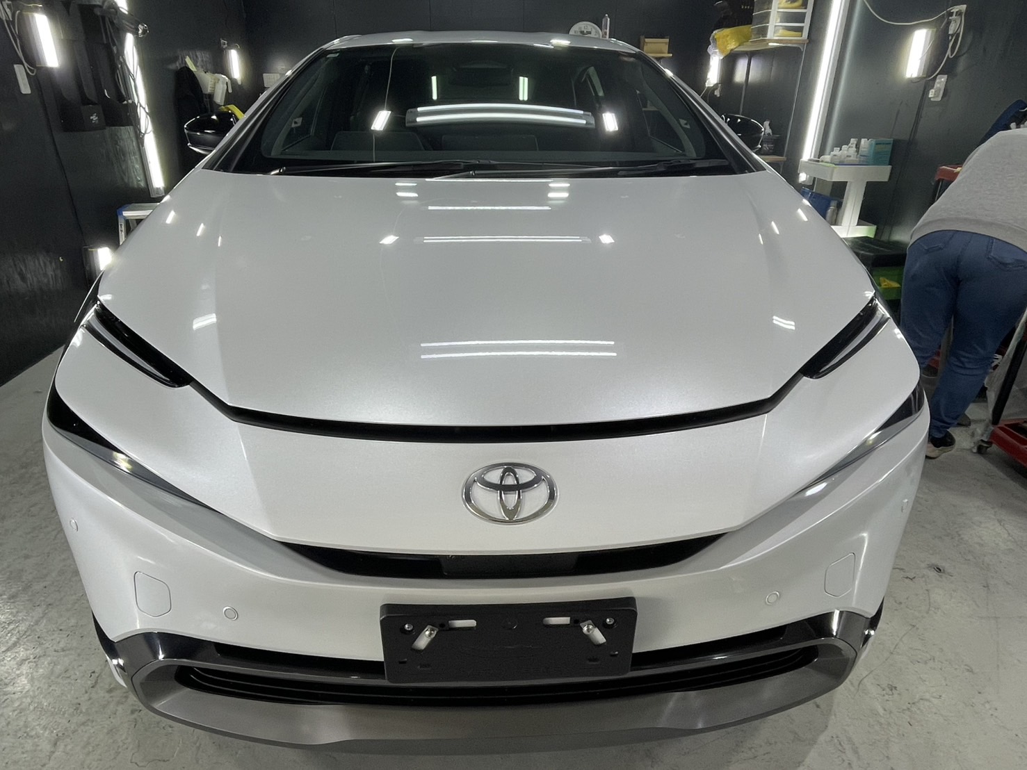 トヨタ 新型プリウス 施工写真 (6)
