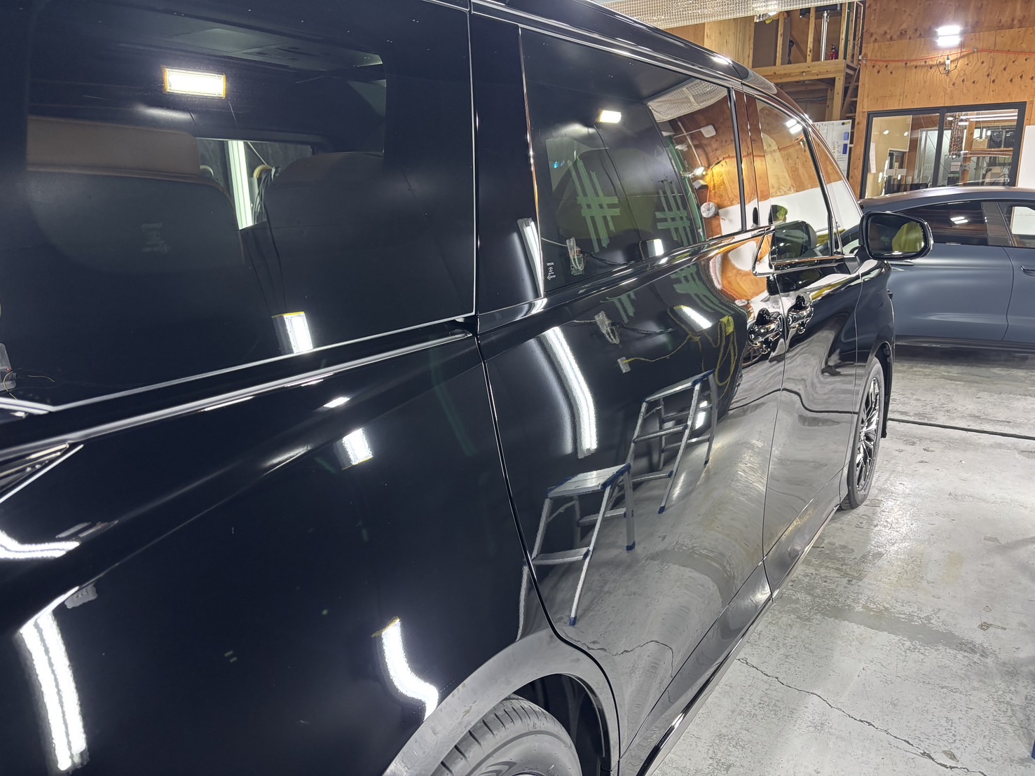 トヨタ ヴェルファイア 施工写真 (9)
