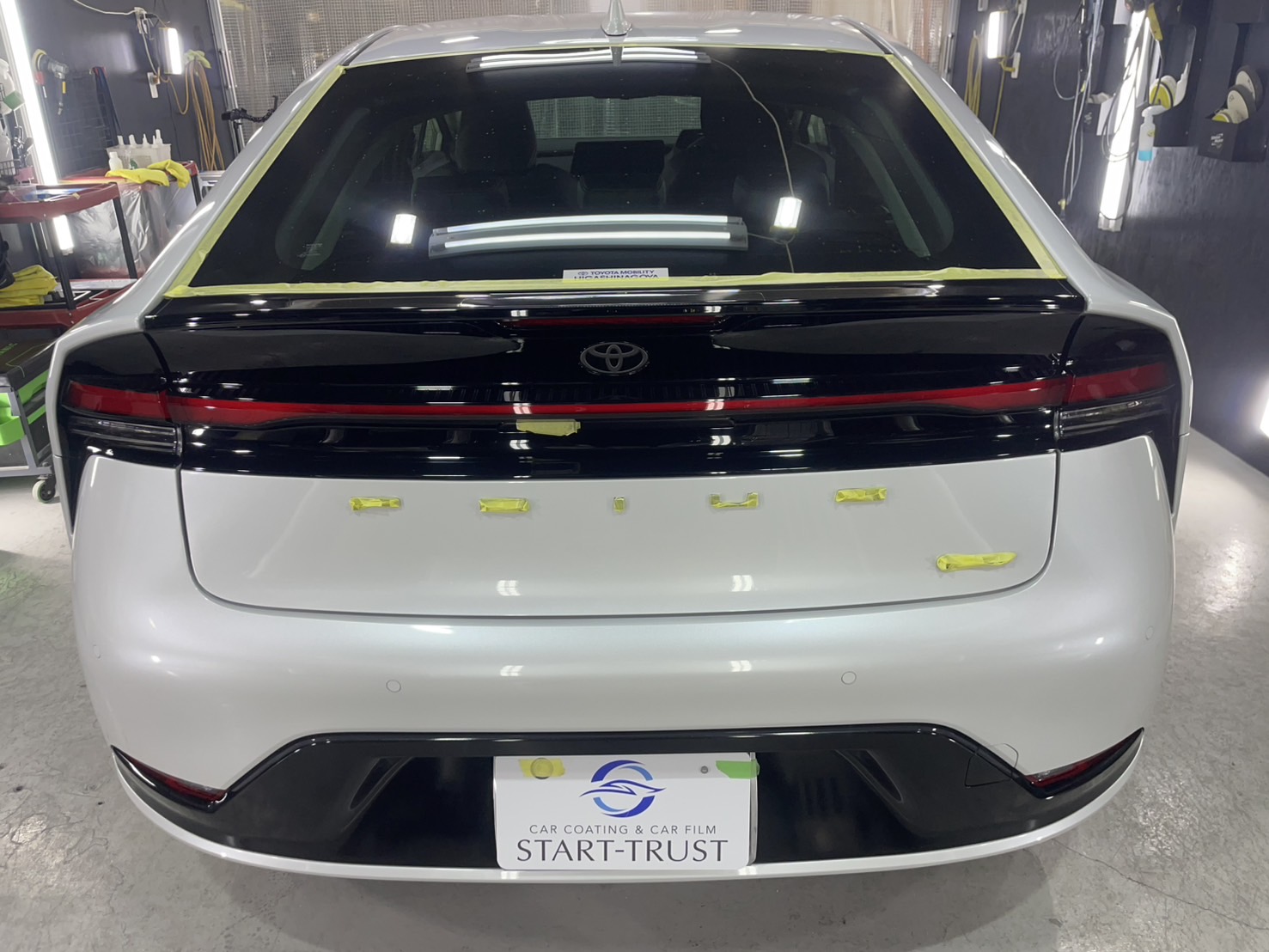 トヨタ 新型プリウス 施工写真 (14)