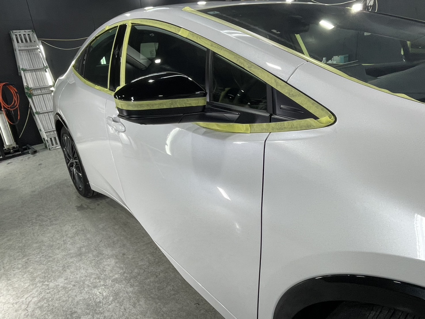 トヨタ 新型プリウス 施工写真 (13)