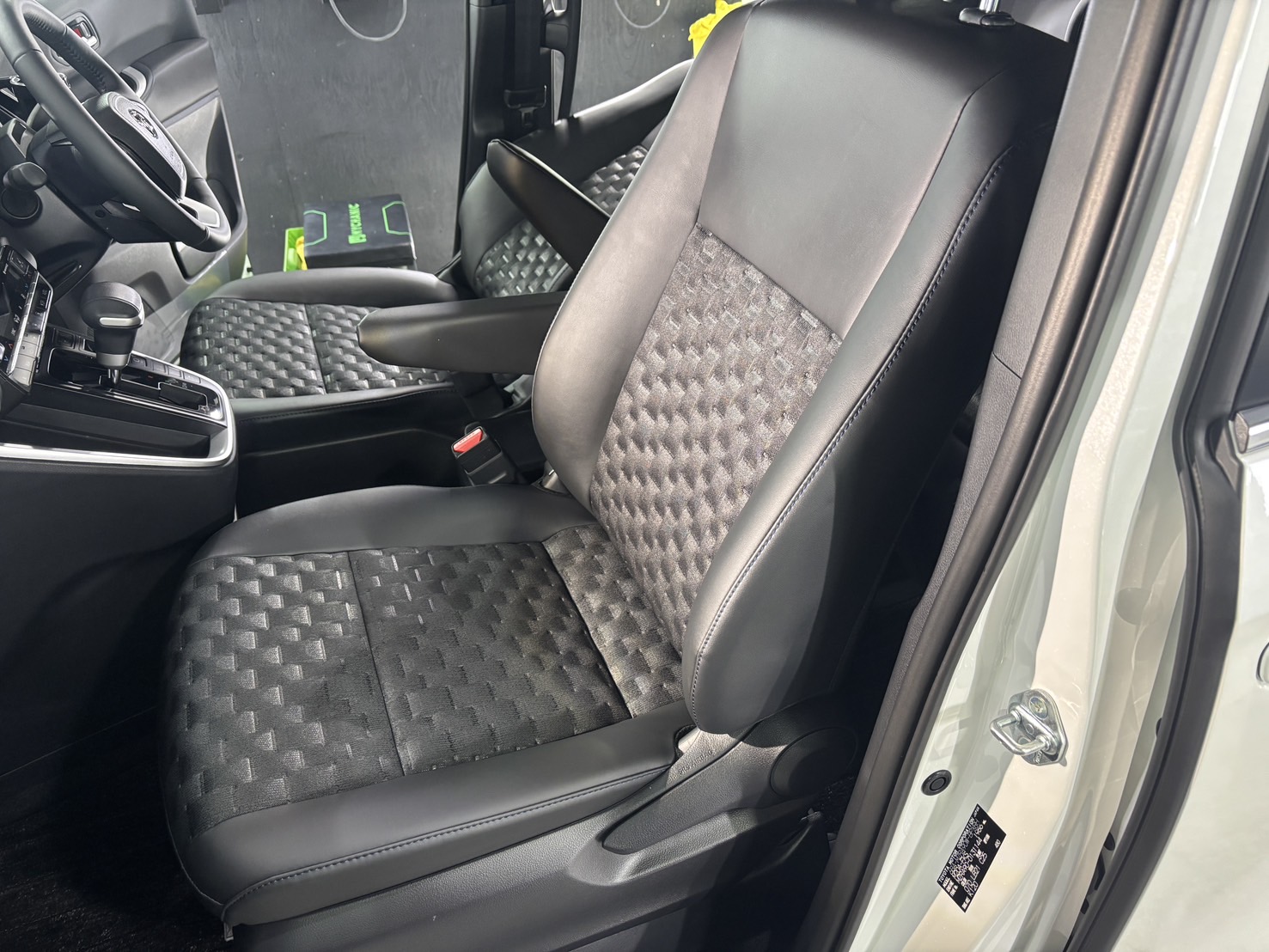 トヨタ VOXY 施工写真 (20)
