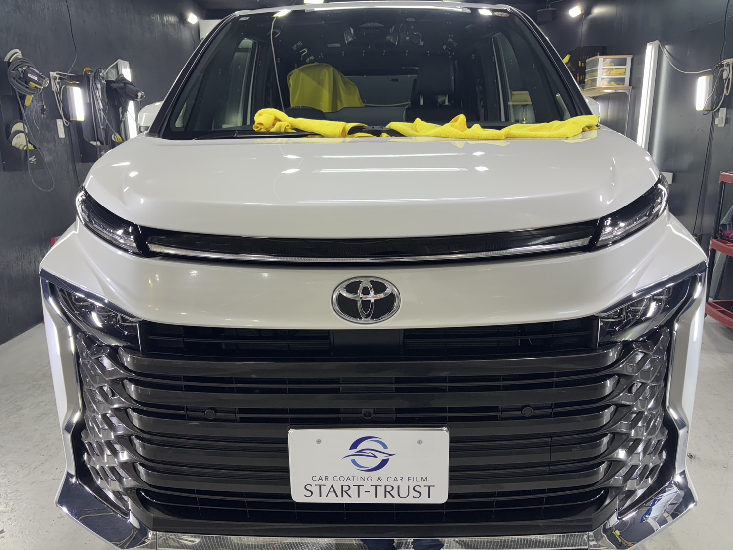 トヨタ VOXY 施工写真 (3)