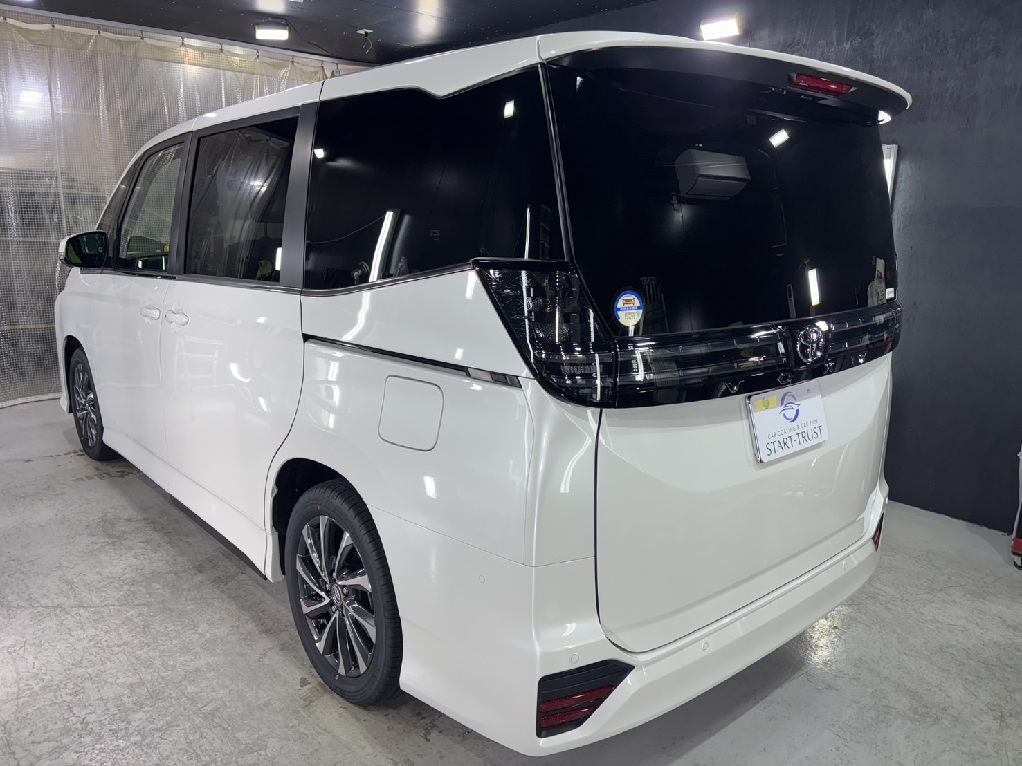 トヨタ VOXY 施工写真 (17)