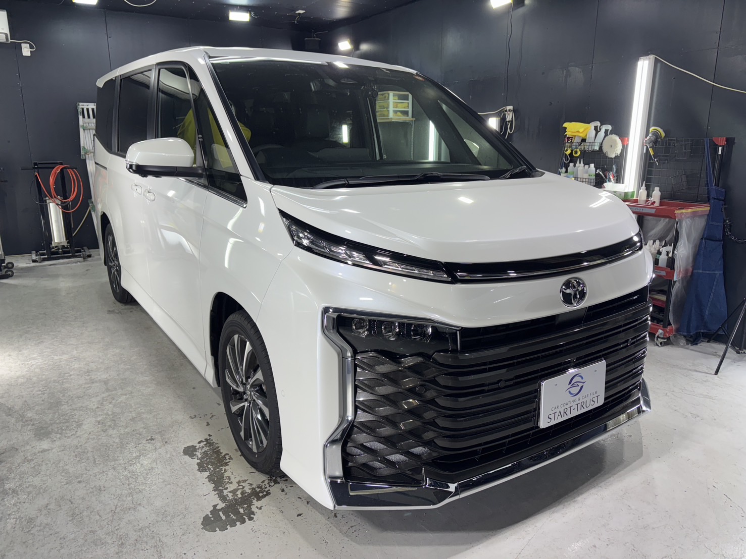 トヨタ VOXY 施工写真 (5)