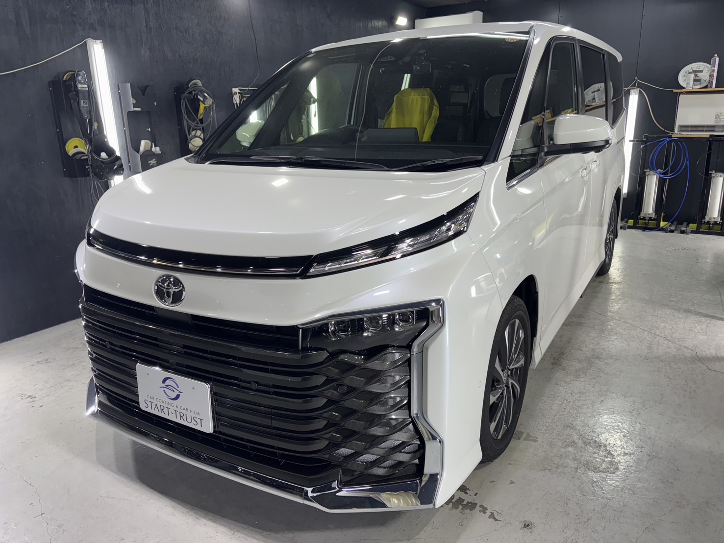 トヨタ VOXY 施工写真 (7)