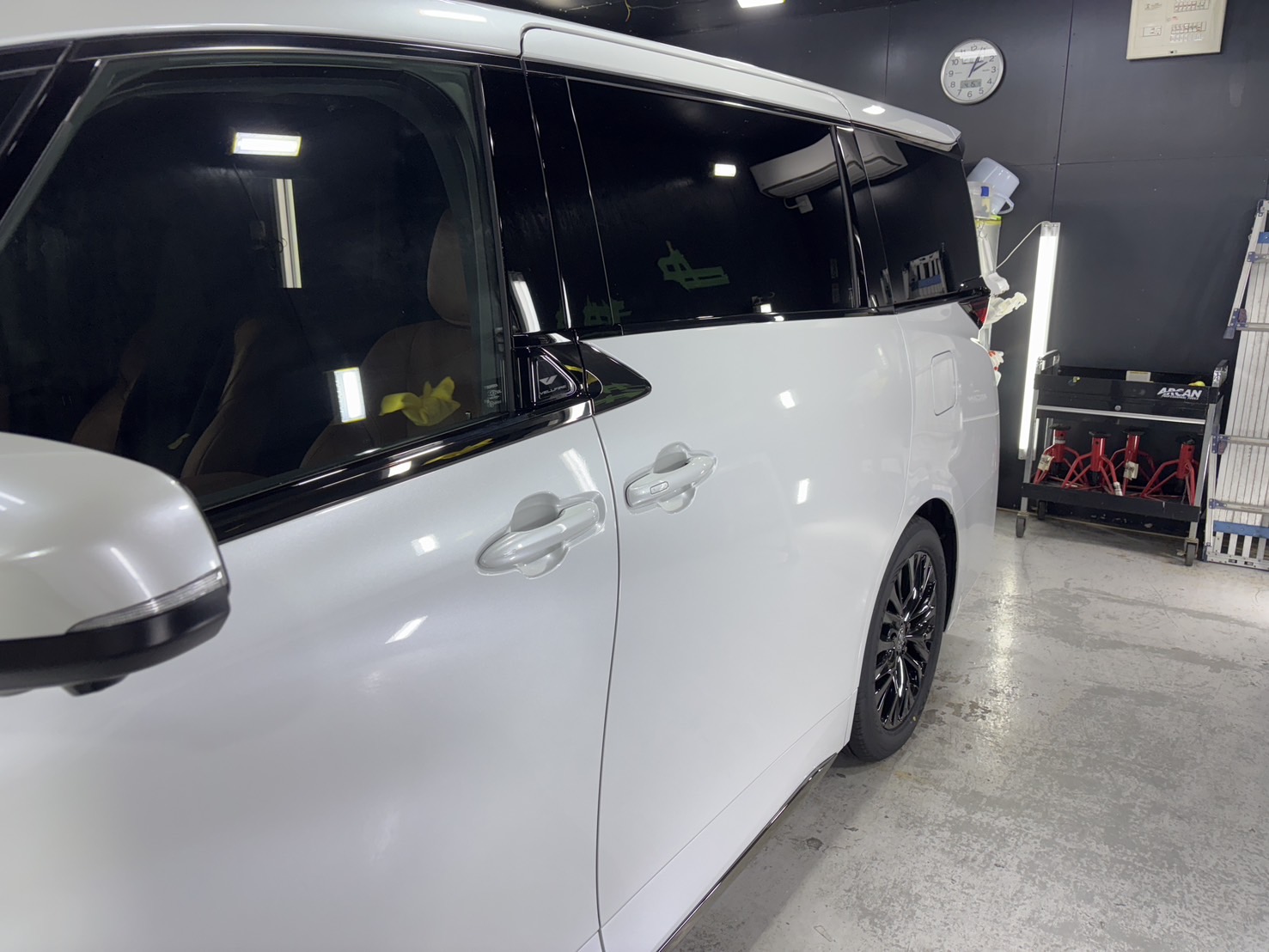 トヨタ ヴェルファイア 施工写真 (8)
