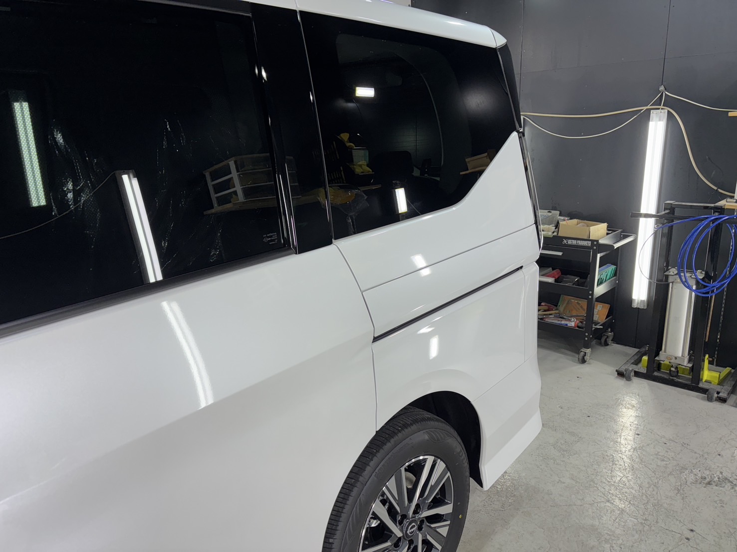 日産 セレナ 施工写真 (10)