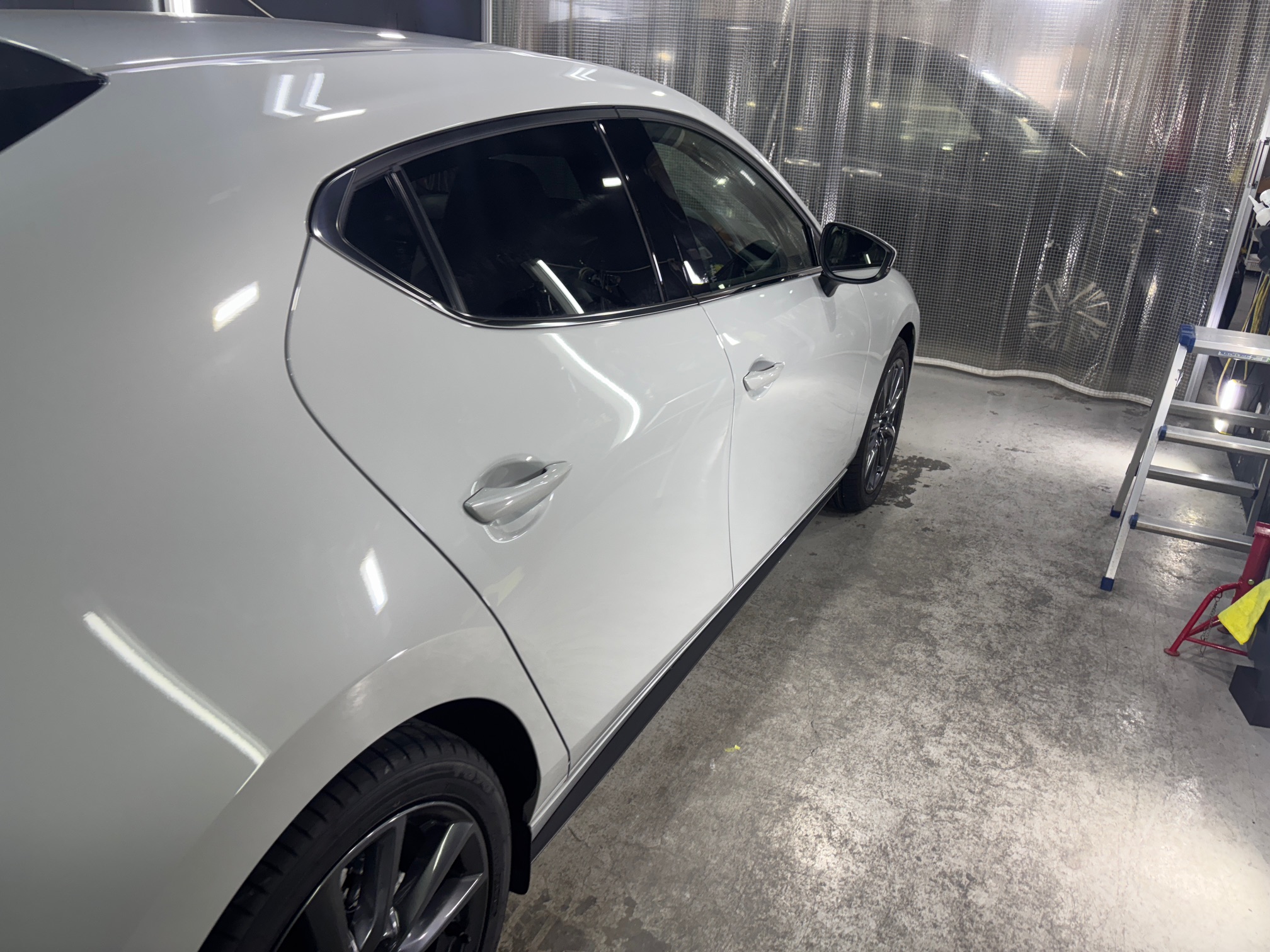 マツダ Mazda3 施工写真 (3)