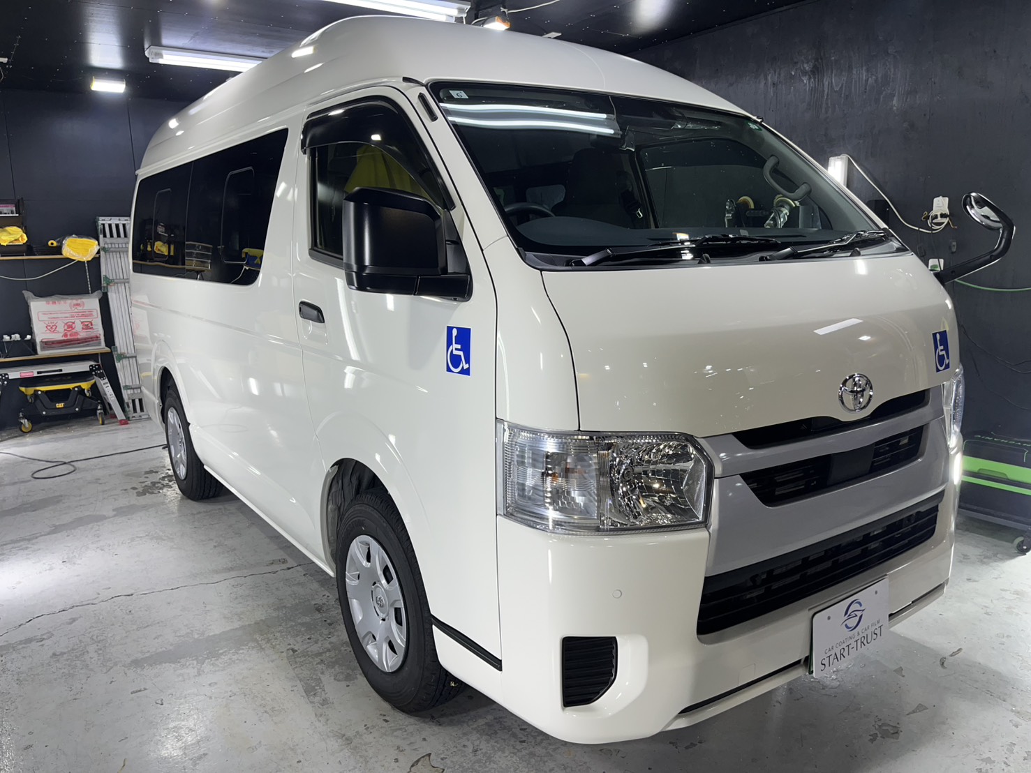 トヨタ ハイエースハイルーフ 施工写真 (3)