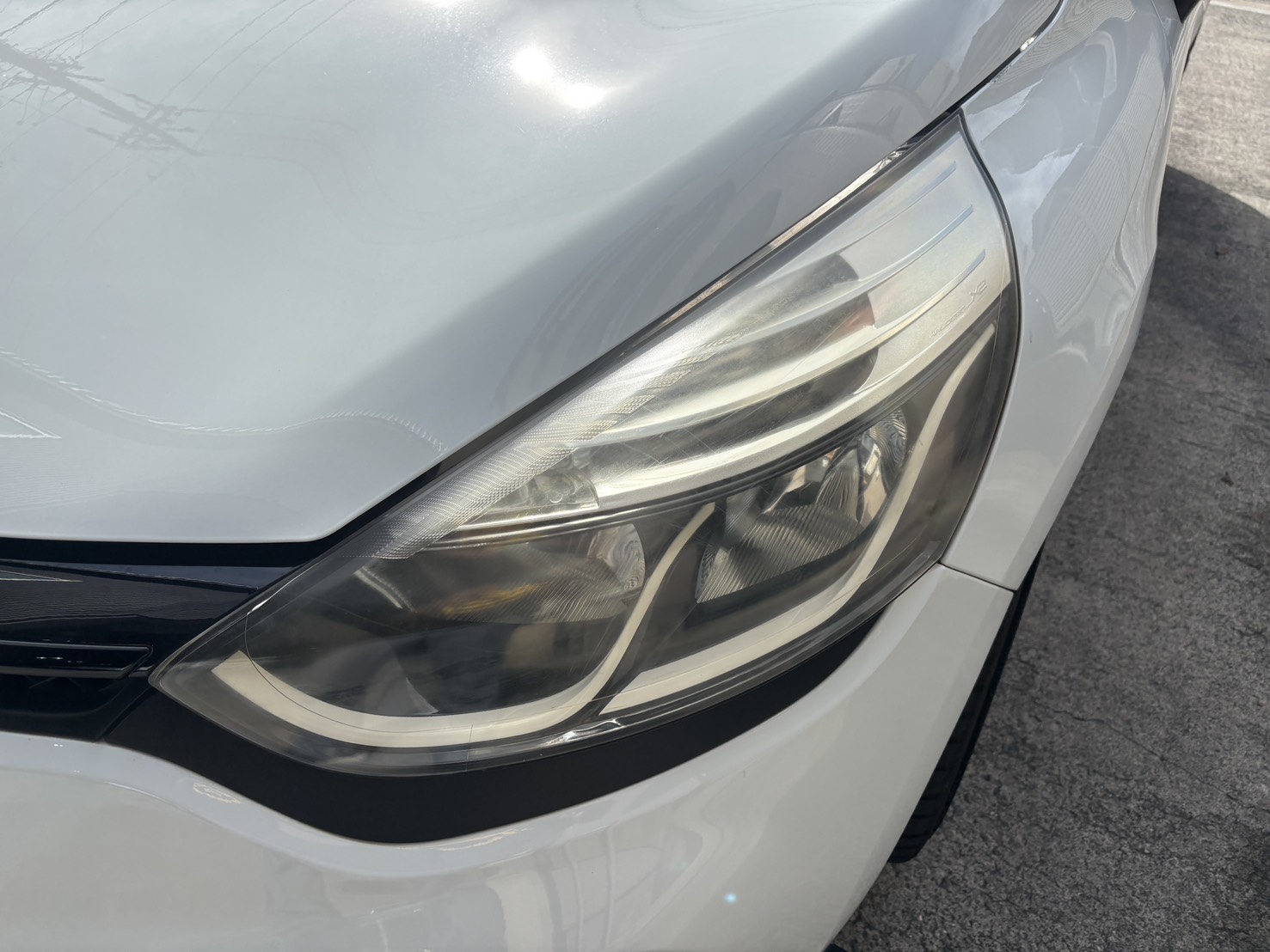 ルノー ルーテシア 施工写真 (1)