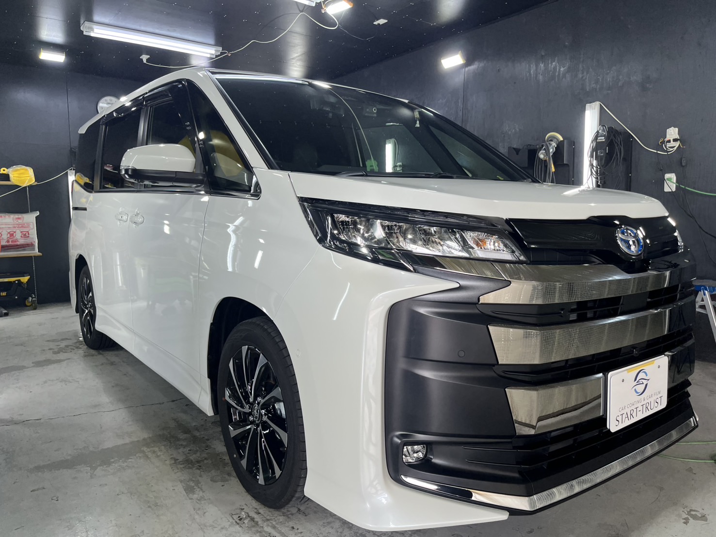 トヨタ ノア 施工写真 (1)