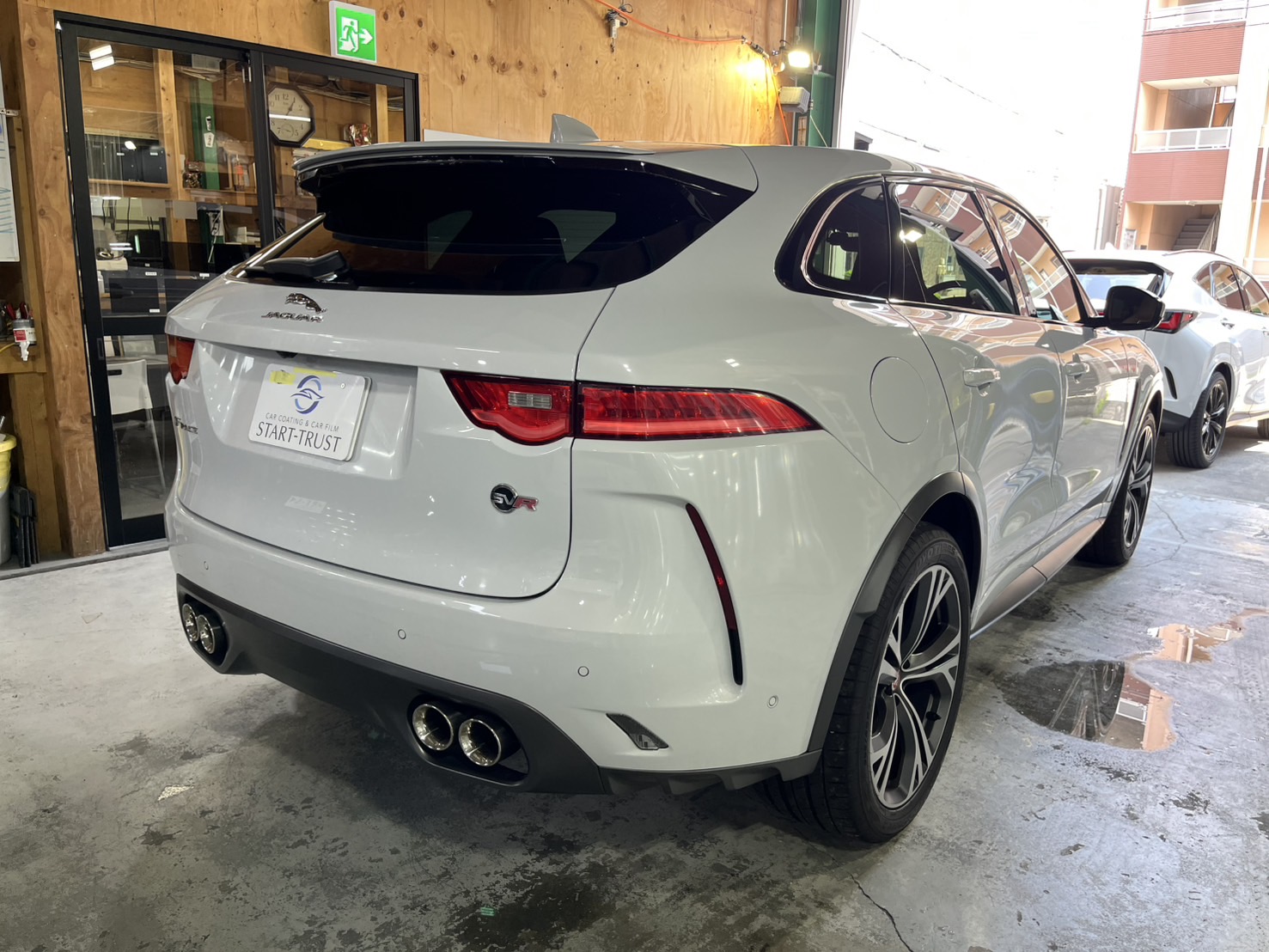 ジャガー X1 セラミックコーティング 施工前