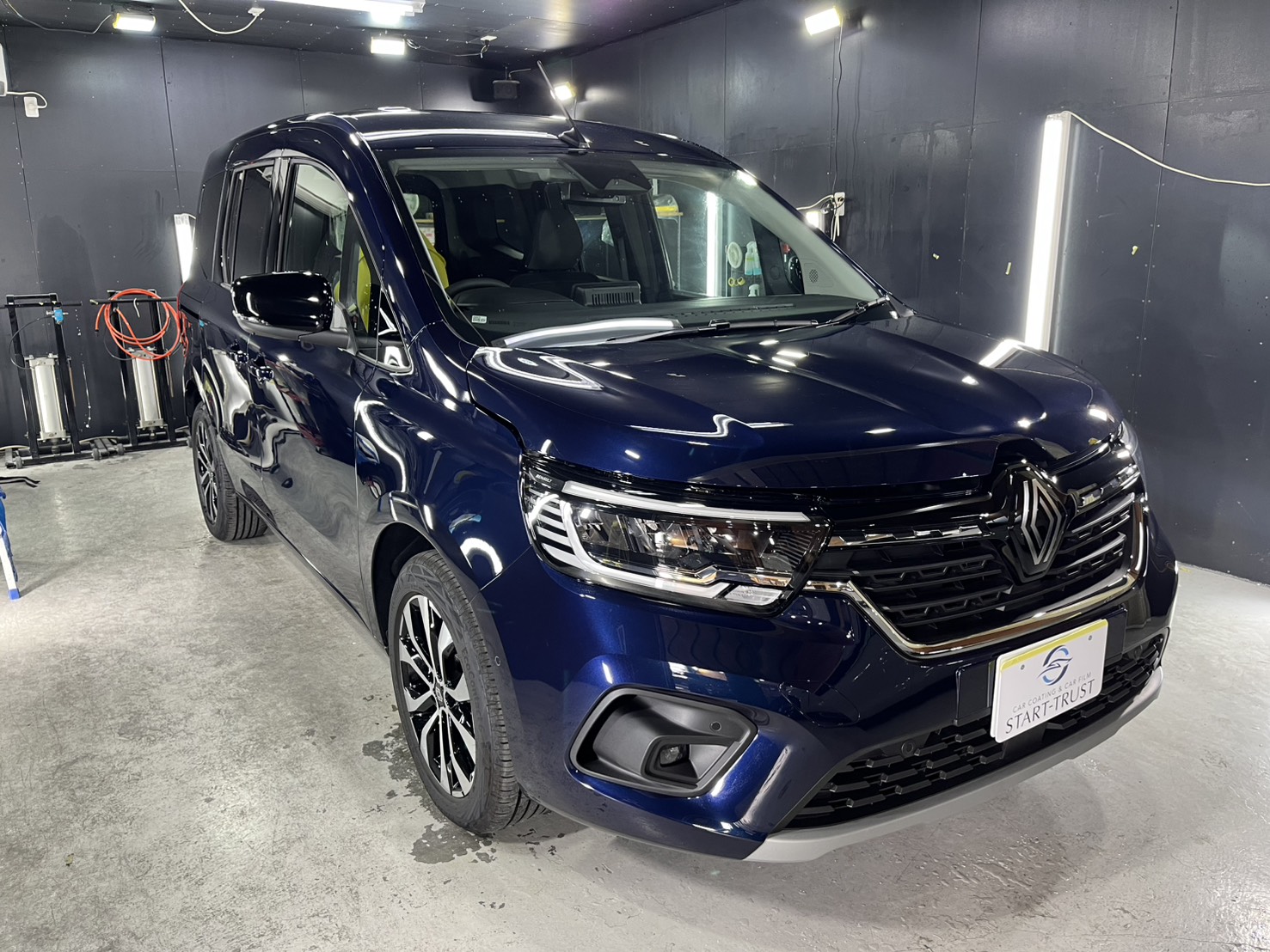 ルノー カングー 施工写真 (1)