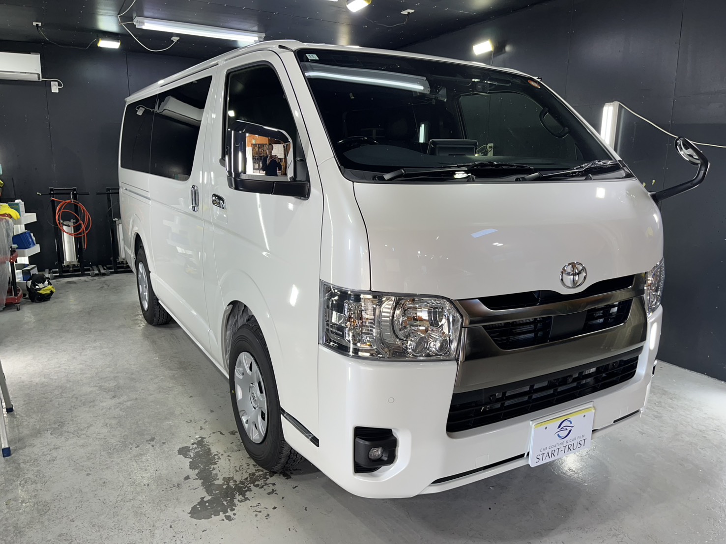 トヨタ ハイエース 施工写真 (1)