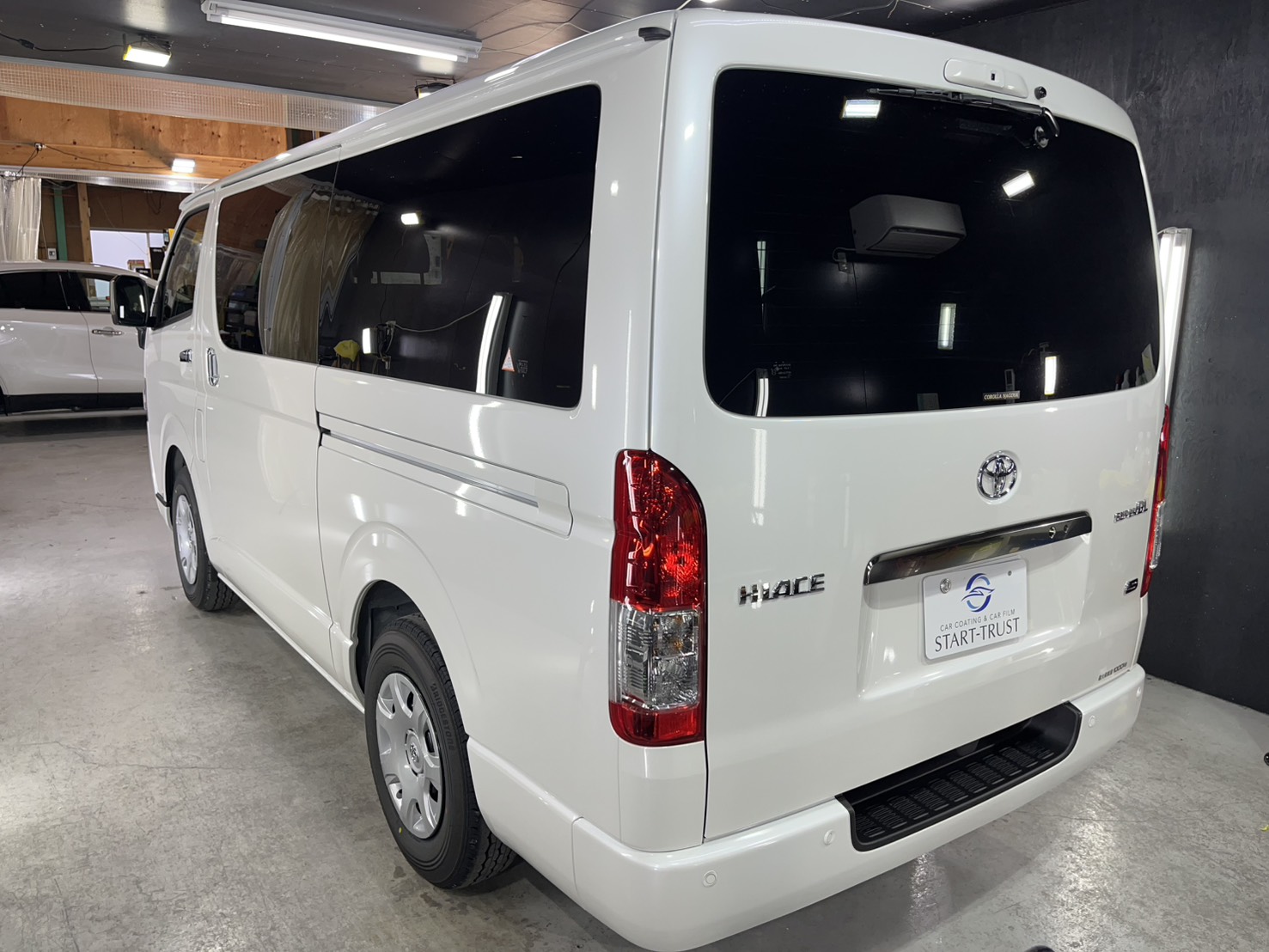 トヨタ ハイエース 施工写真 (2)