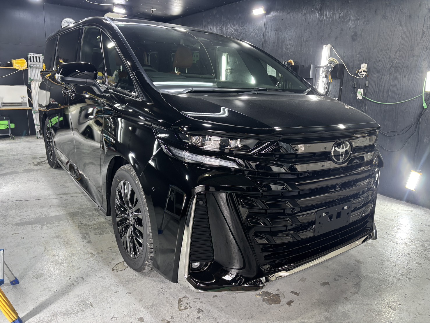 トヨタ ヴェルファイア 施工写真 (3)