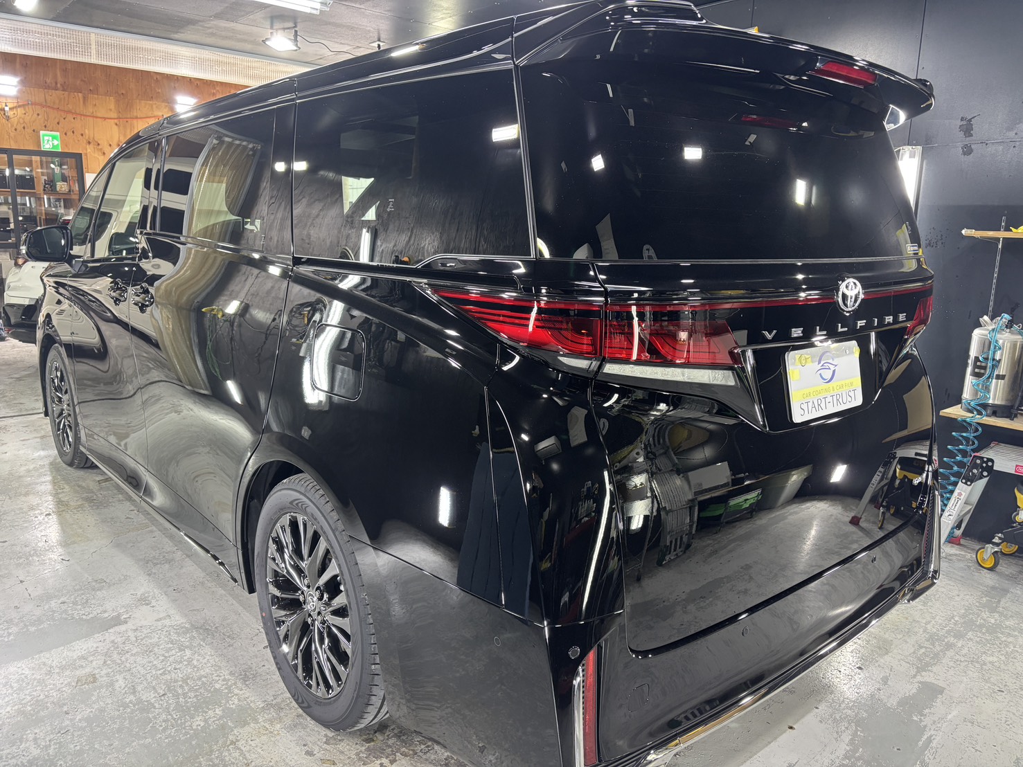 トヨタ ヴェルファイア 施工写真 (2)
