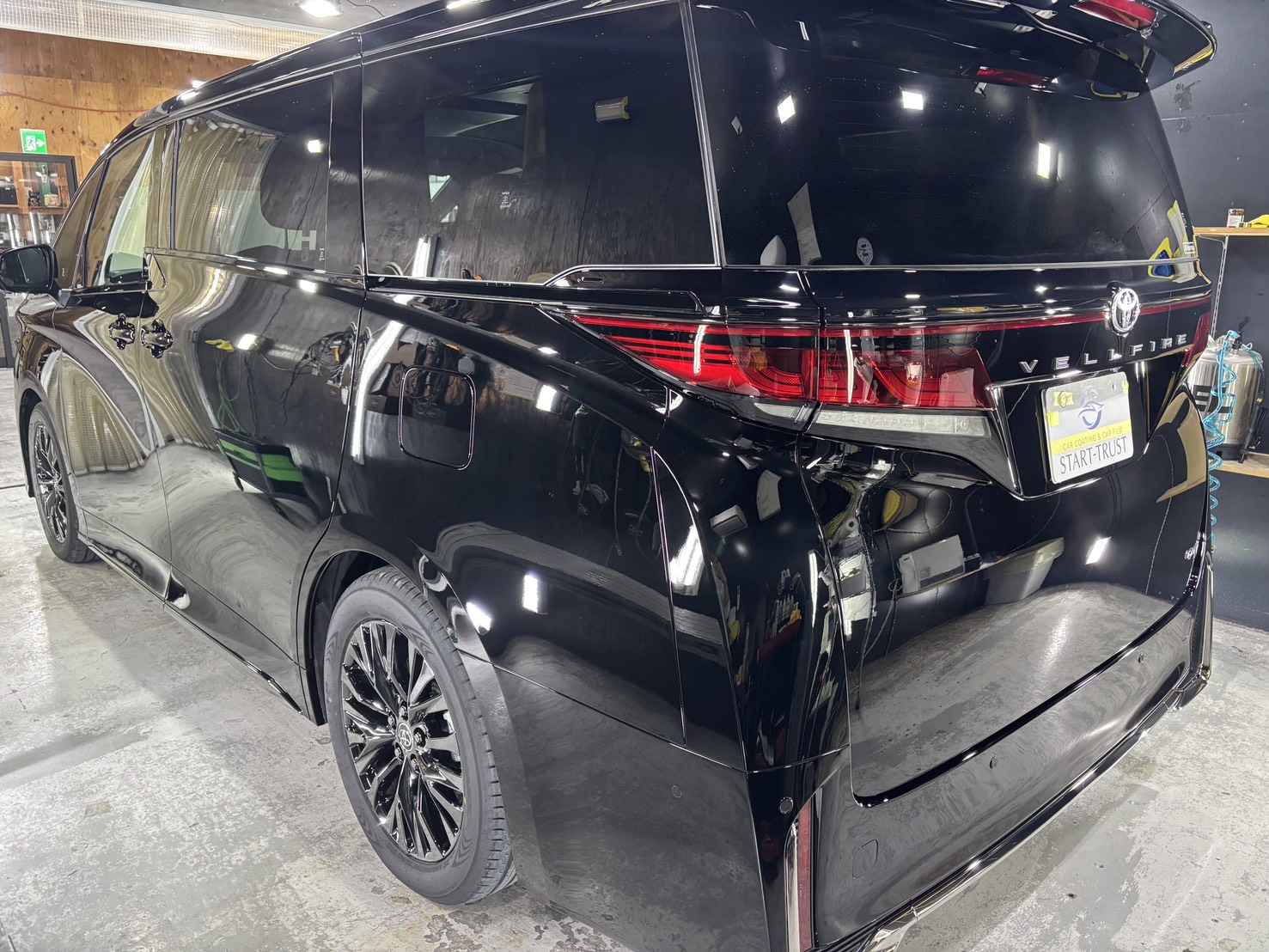 トヨタ ヴェルファイア 施工写真 (9)