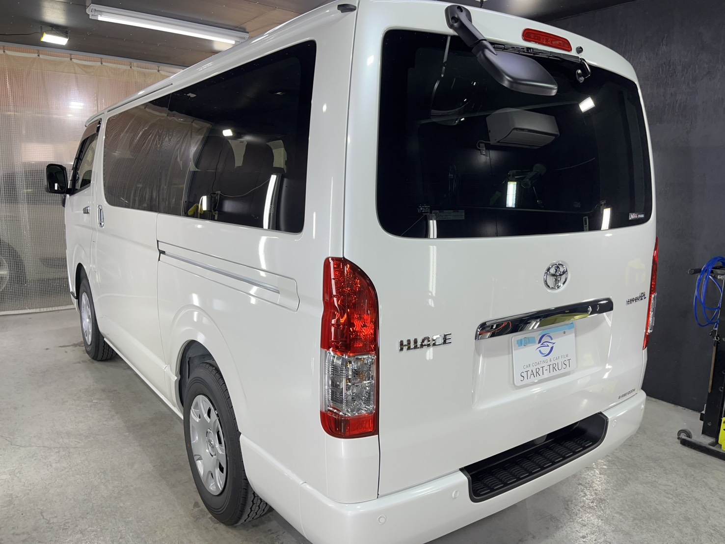 トヨタ ハイエース 施工写真 (4)