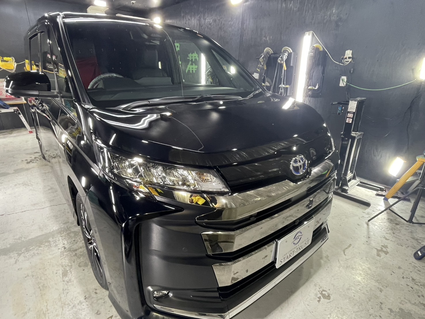 トヨタ ノア 施工写真 (3)