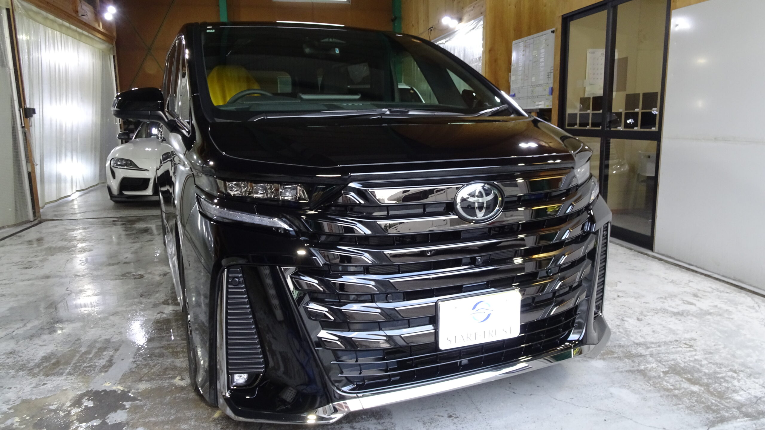 トヨタ ヴェルファイア 施工写真 (1)