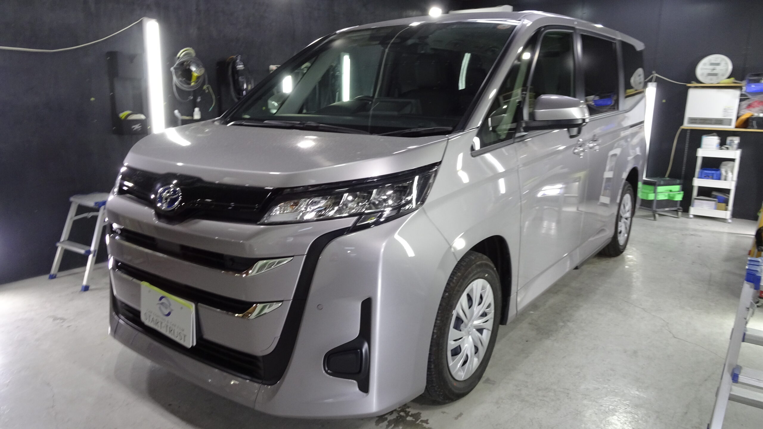 トヨタ ノア 施工写真 (1)