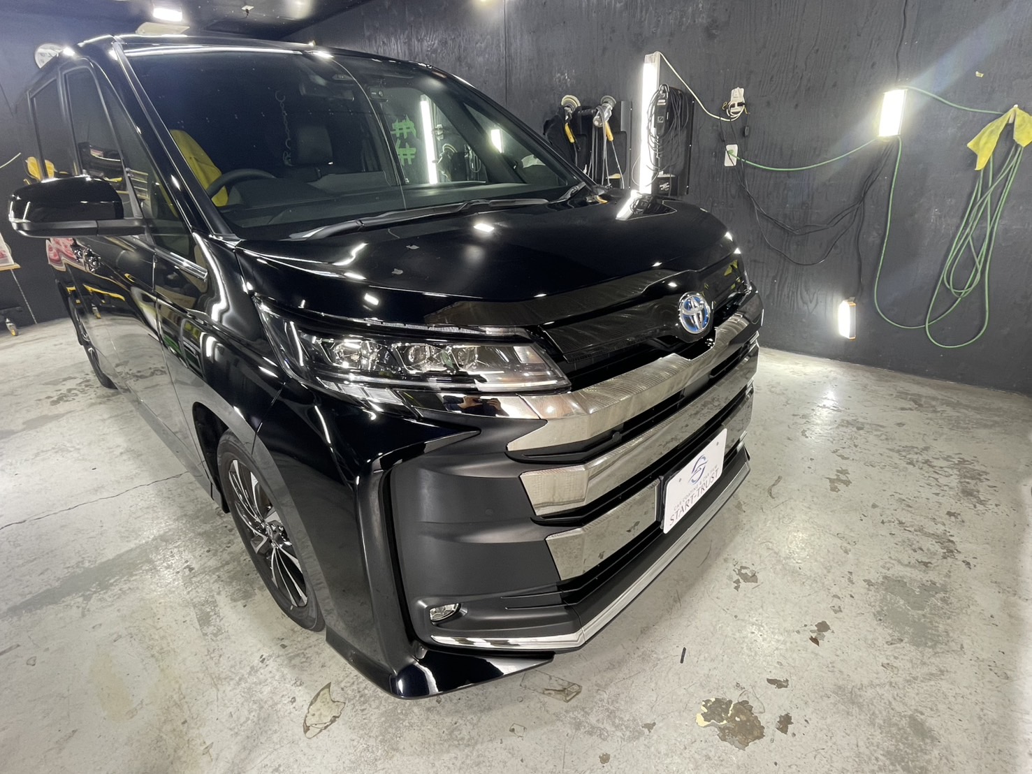 トヨタ ノア 施工写真 (1)