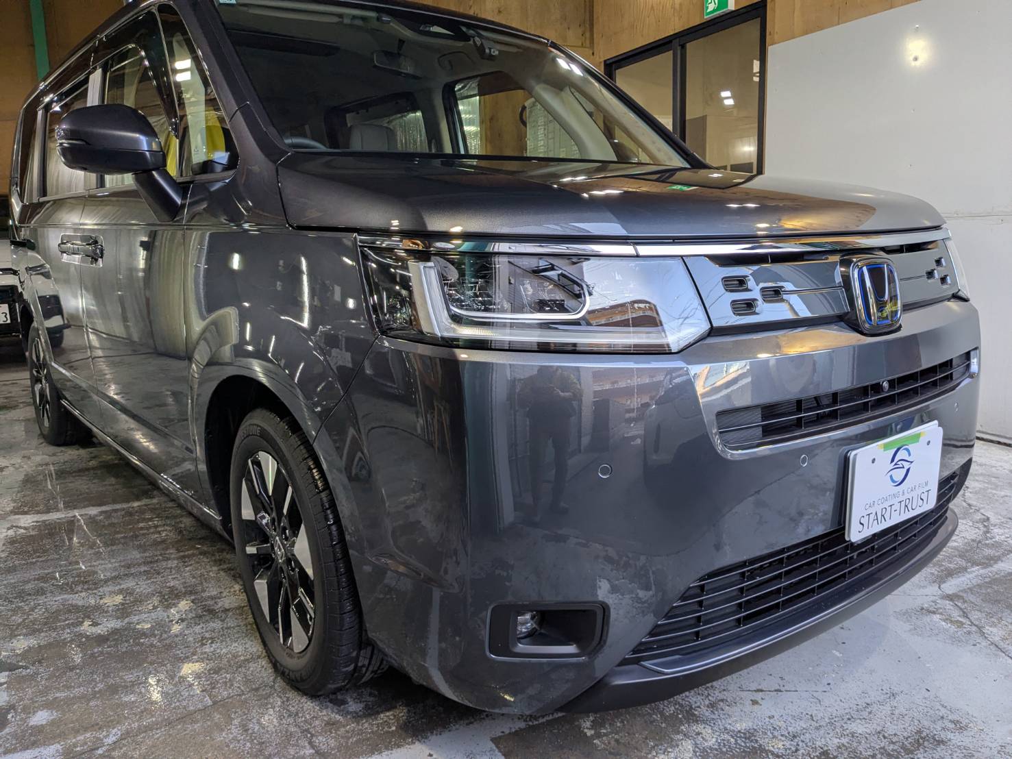 ホンダ ステップワゴン 施工写真 (4)
