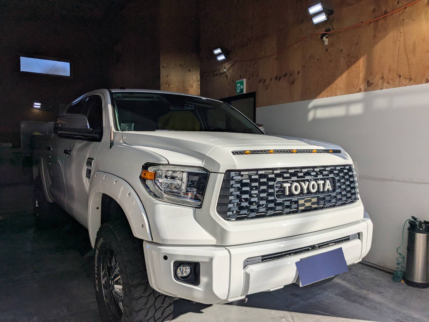 トヨタ タンドラ 施工写真 (3)