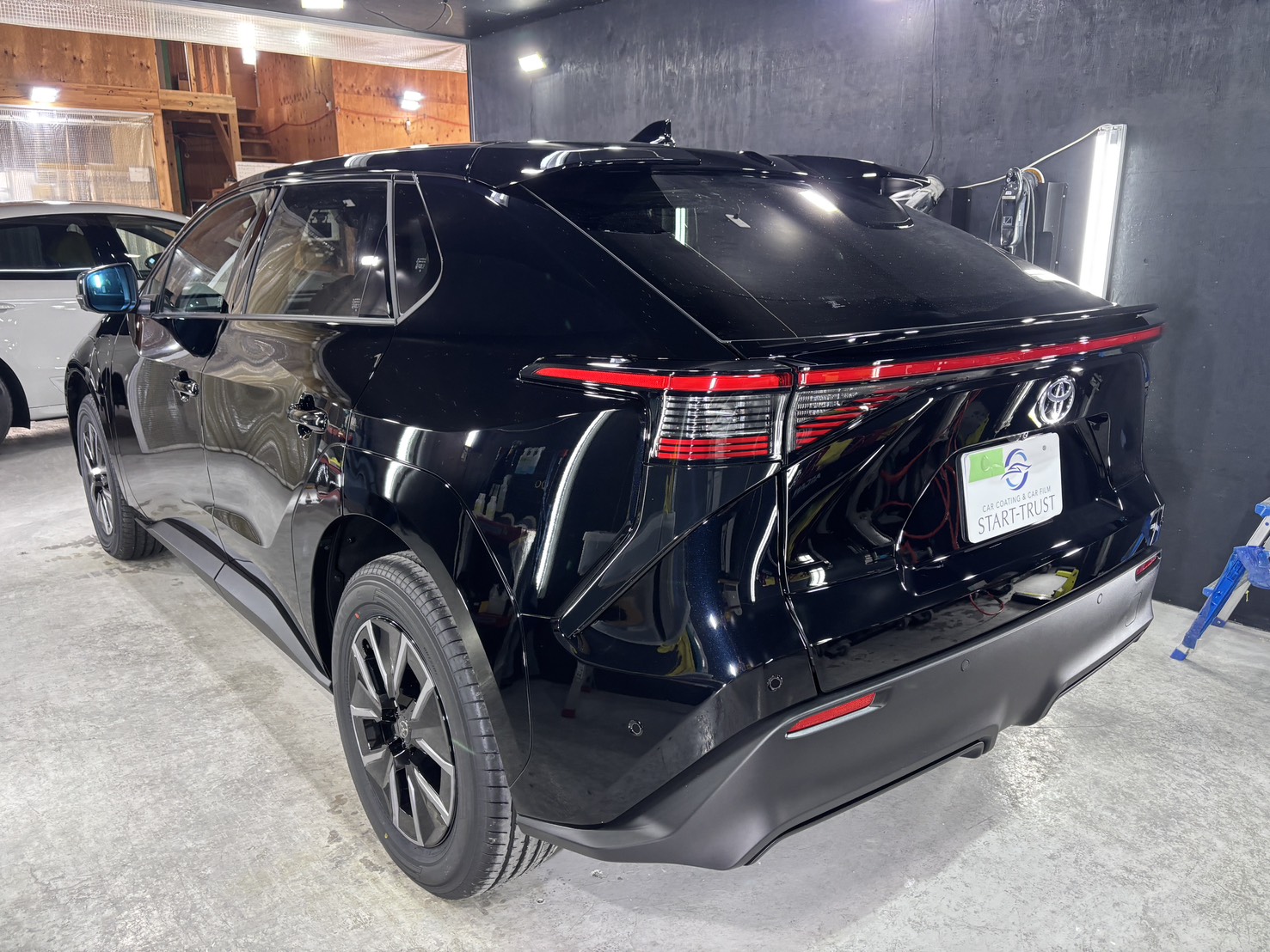 トヨタ BZ4X 施工写真 (7)