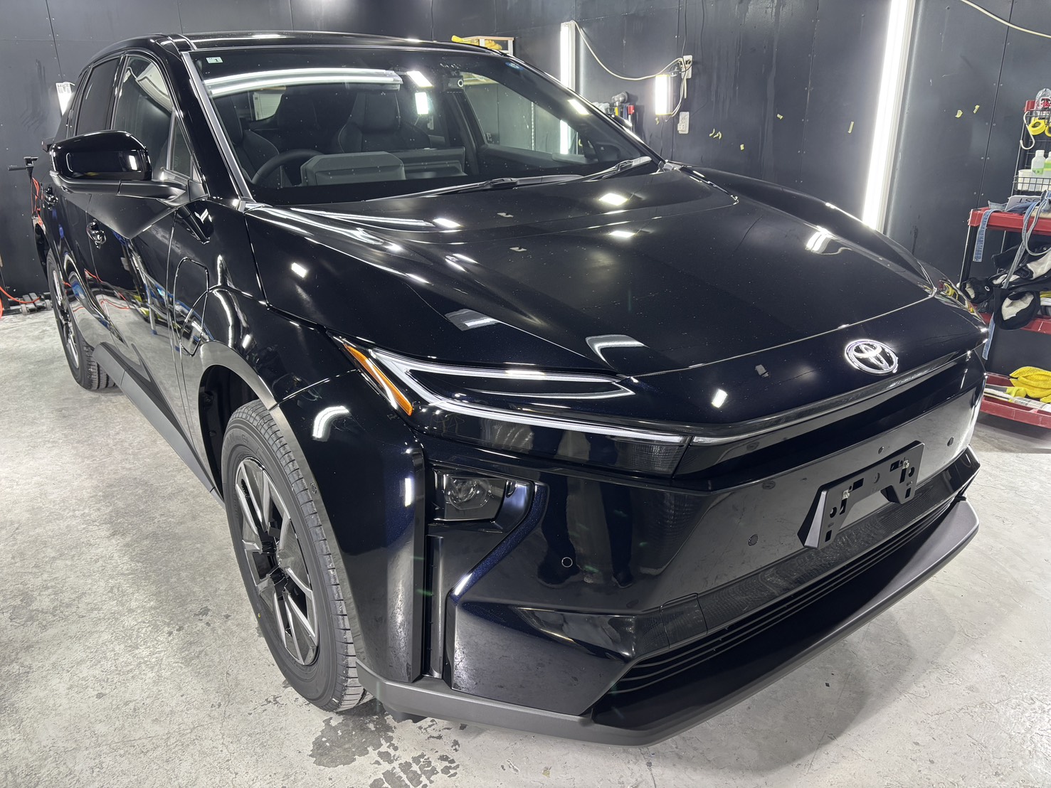 トヨタ BZ4X 施工写真 (1)