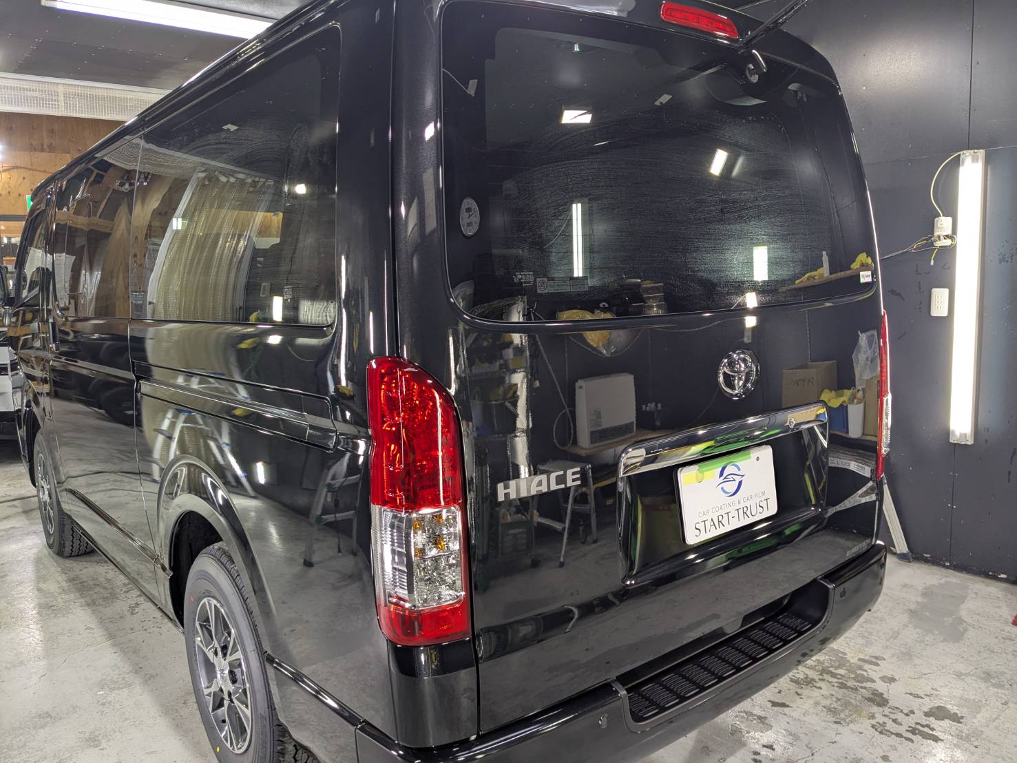 トヨタ ハイエース 施工写真 (1)