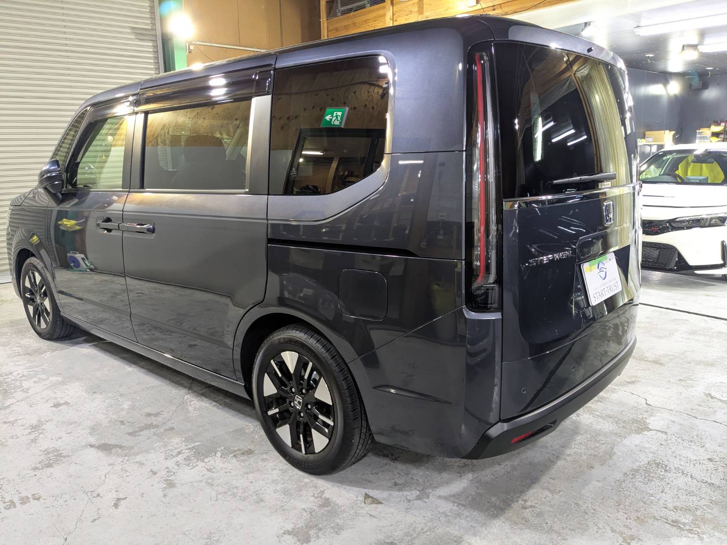 ホンダ ステップワゴン 施工写真 (2)