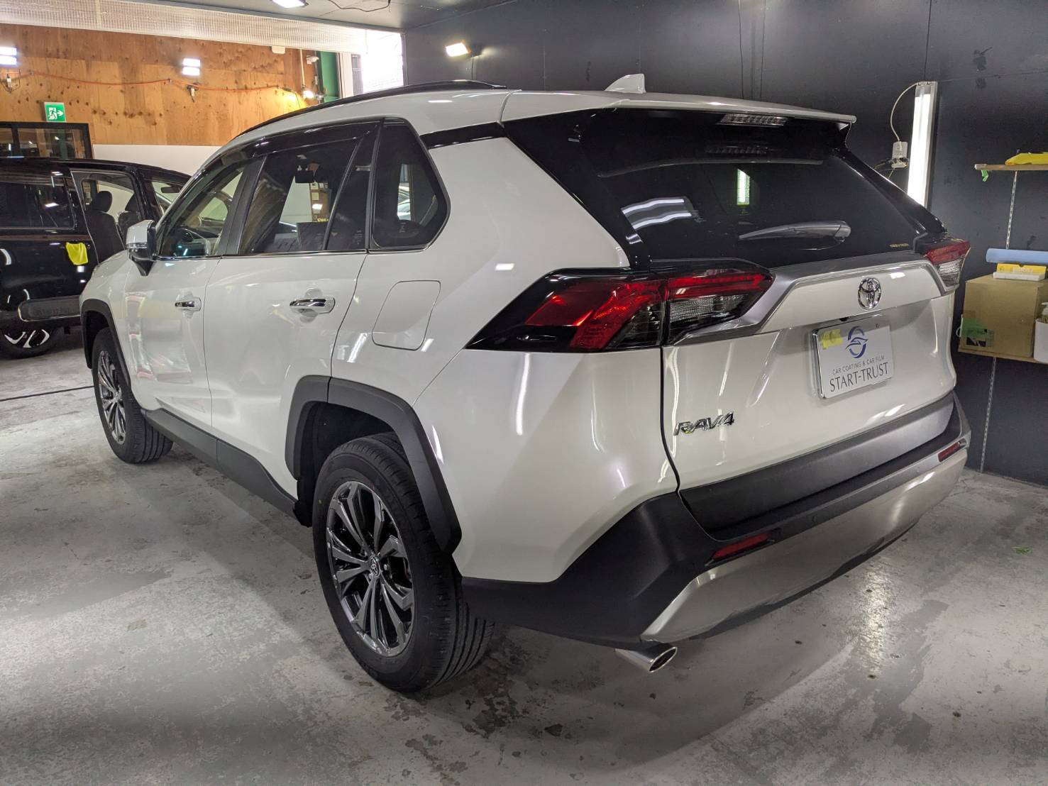 トヨタ RAV4 施工写真 (2)