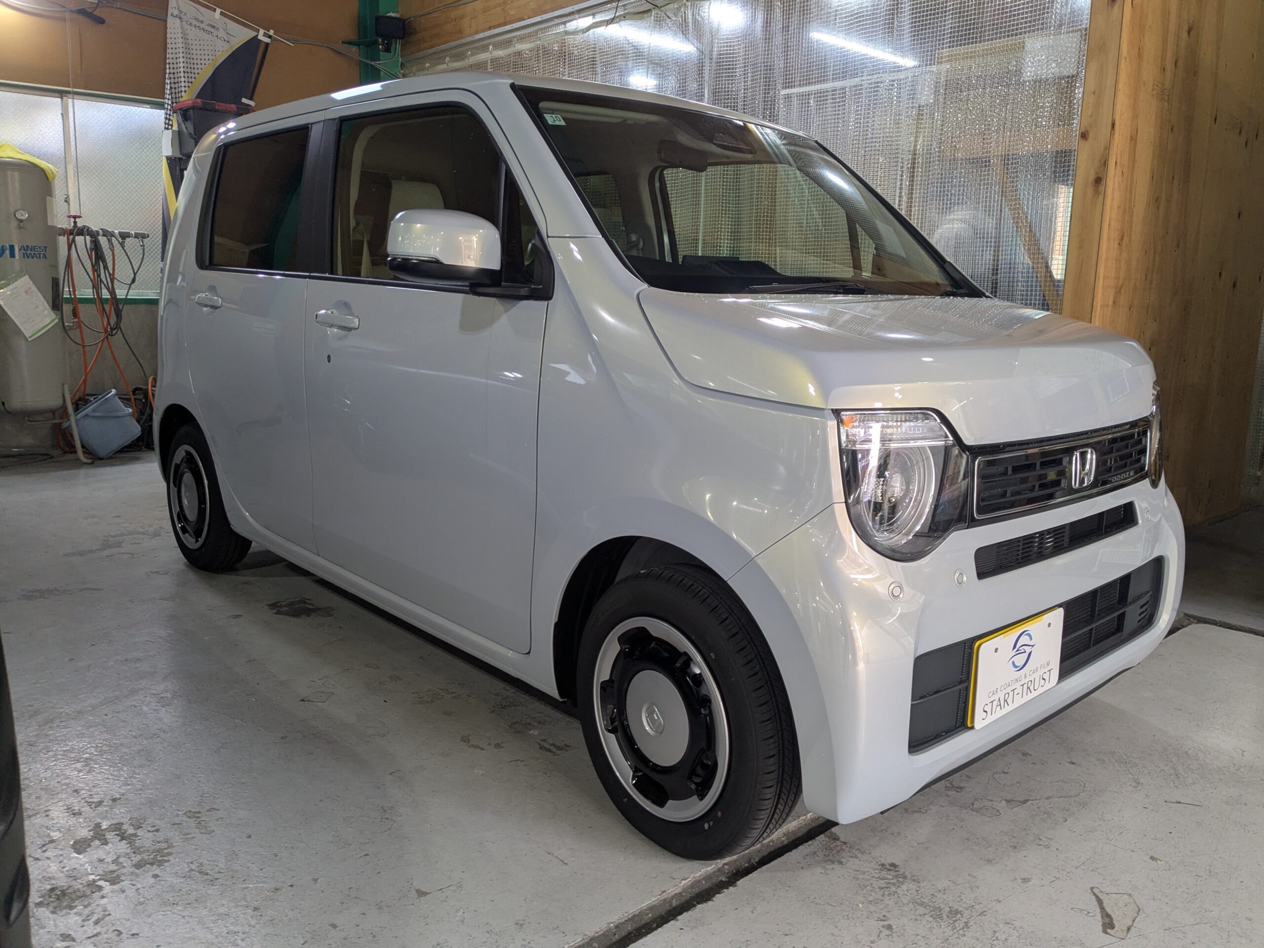 ホンダ N-WGN 2025年式 施工の様子